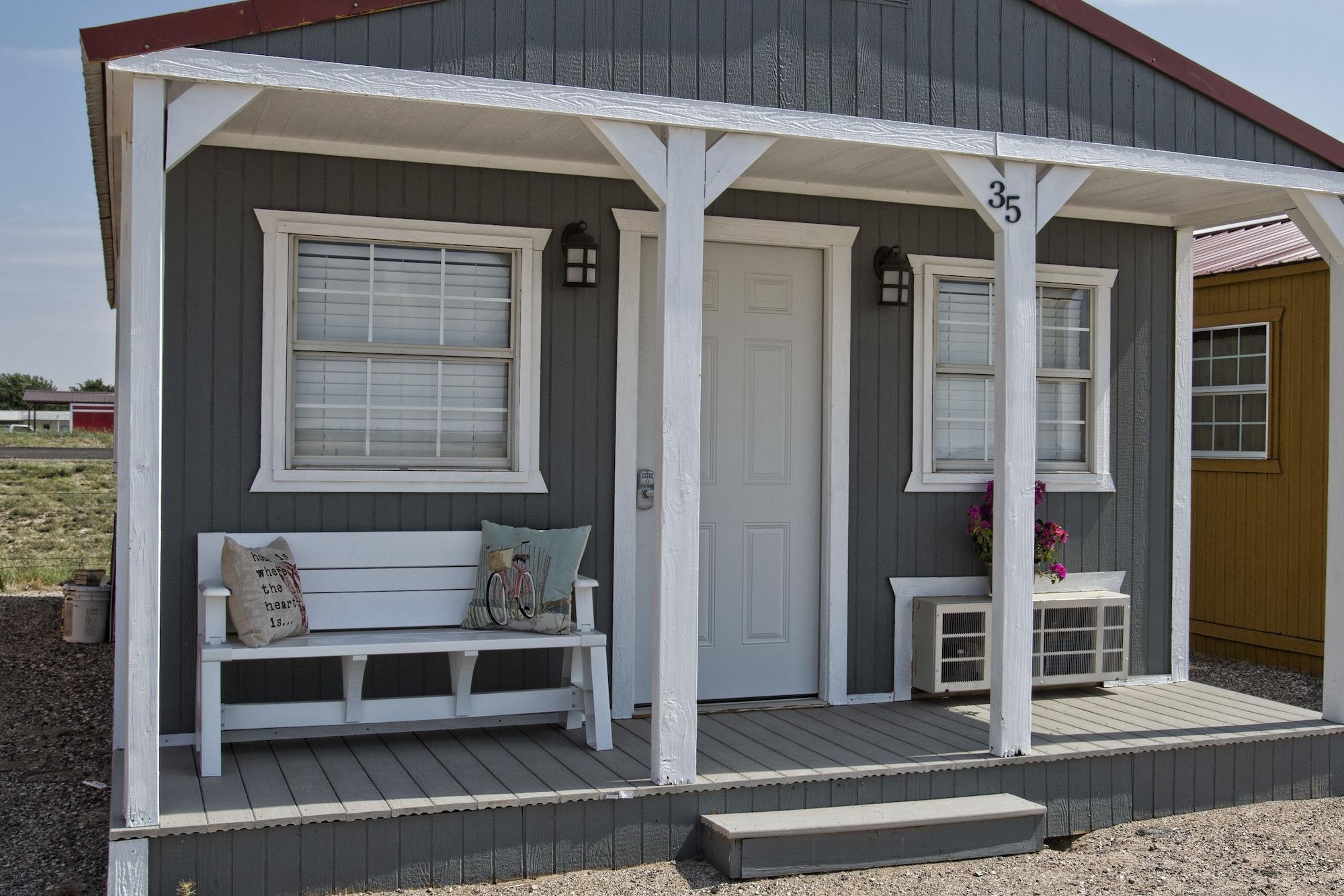 Vista Exterior Stateline Cabins & RV