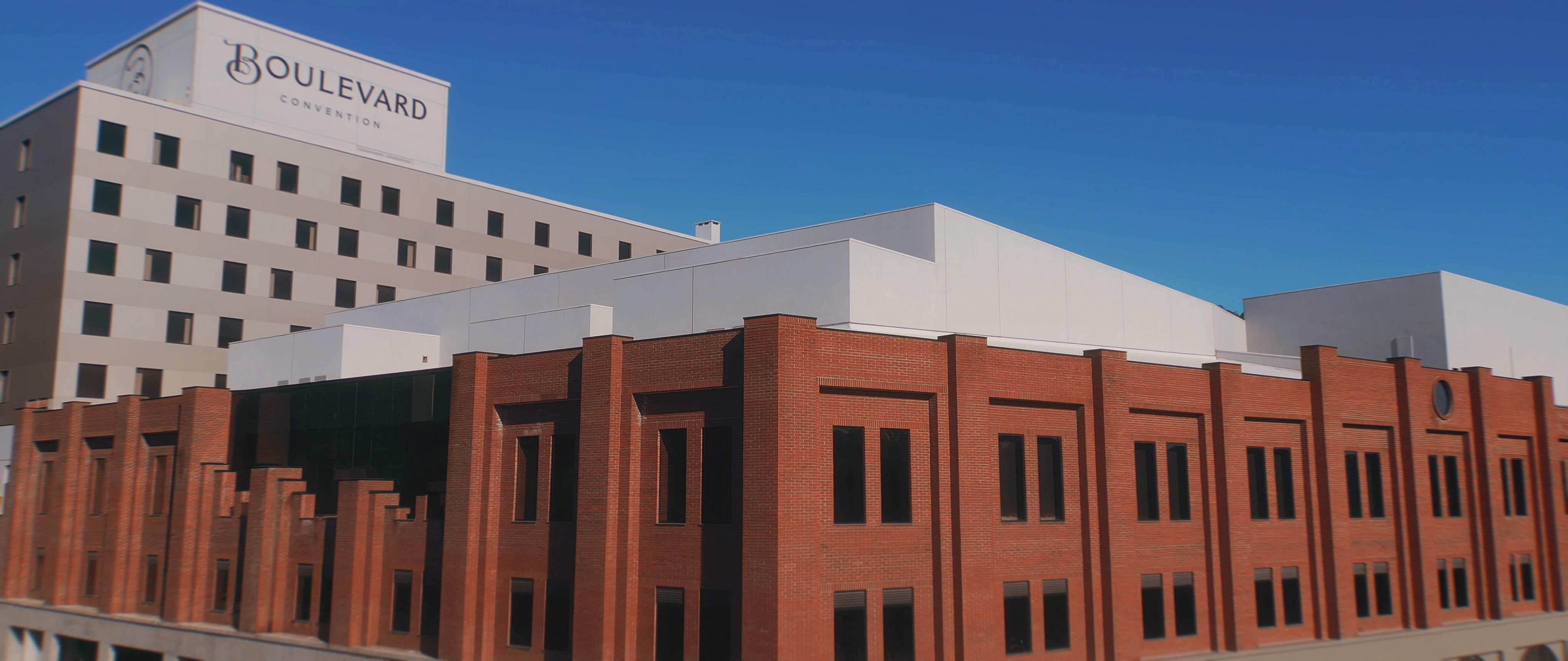 Vista da fachada Plaza Hotel & Boulevard Convention – Vale dos Vinhedos