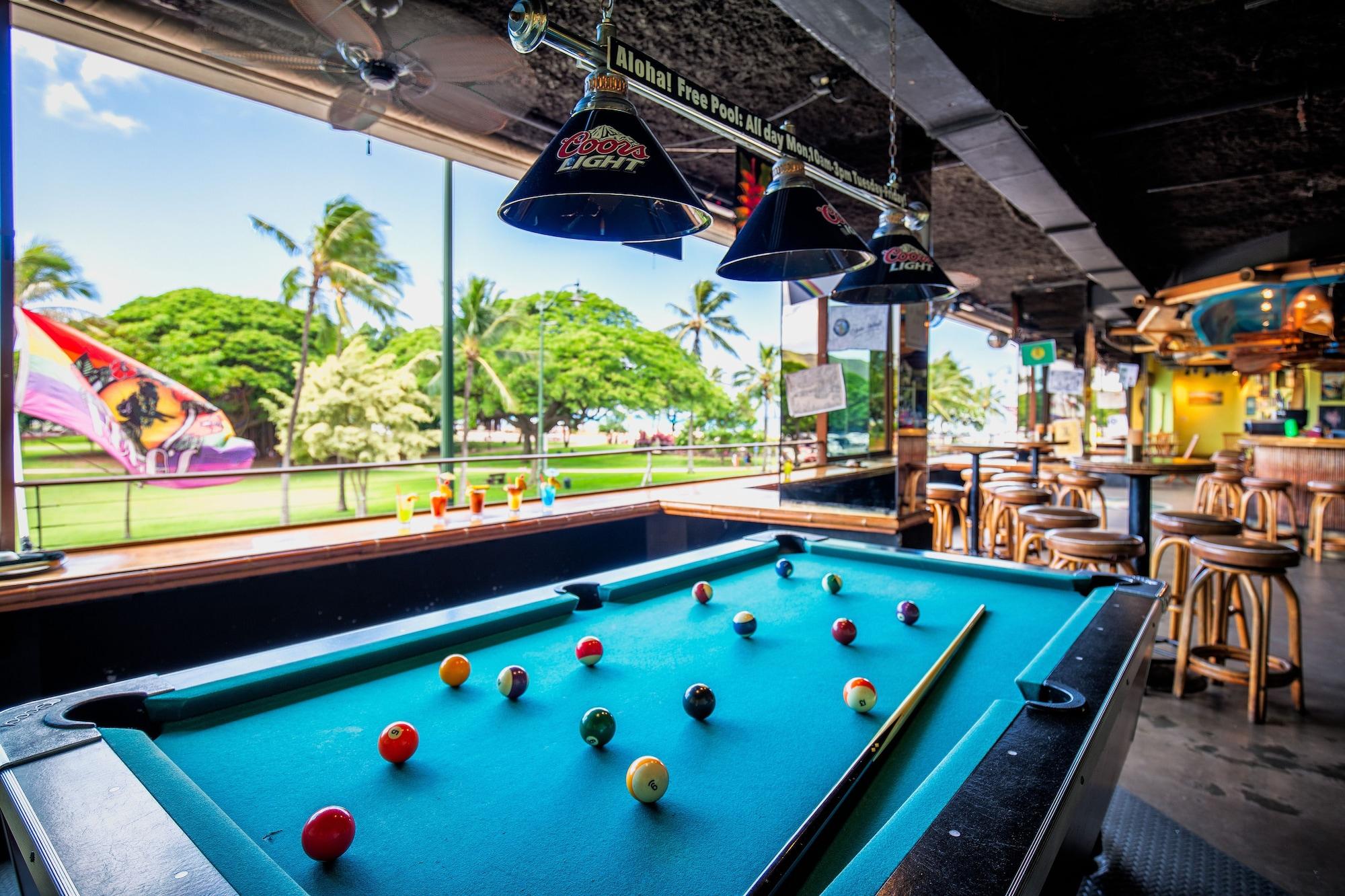 Bar/Salón Castle at Waikīkī Grand