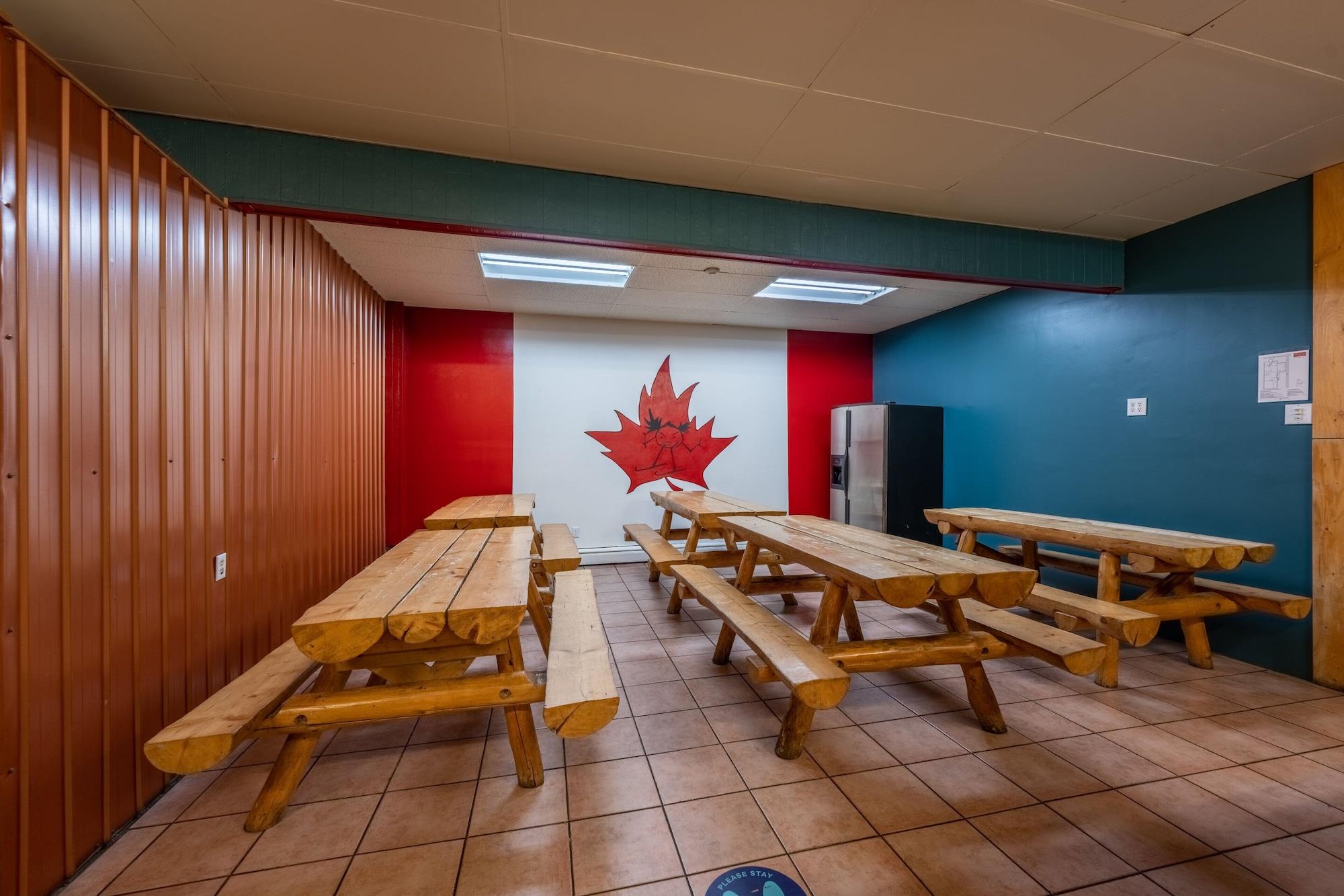 Restaurant Raging Elk Adventure Lodging