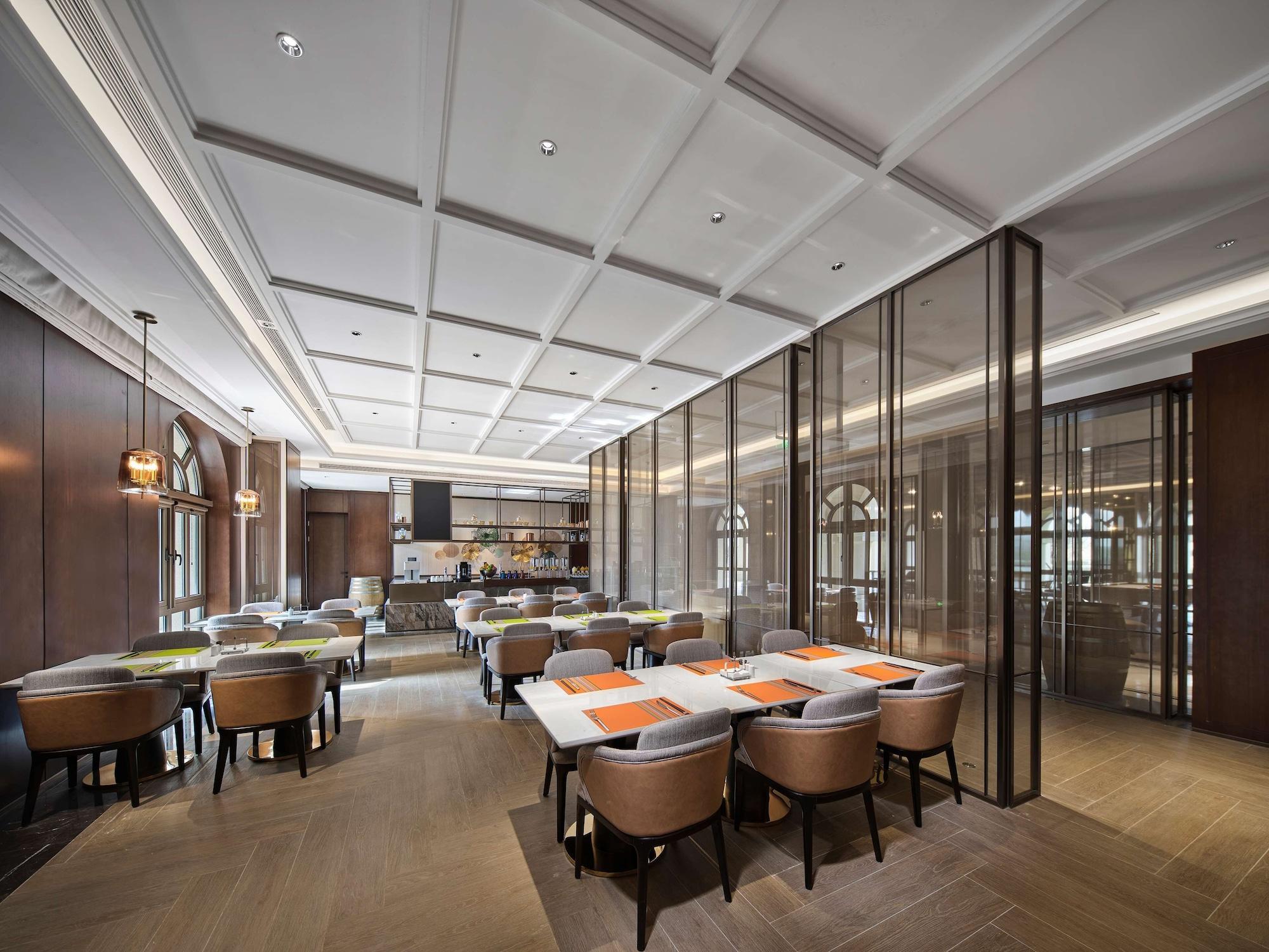 Bar/Salón Hollick Hotel Wen'an, Tapestry Collection by Hilton