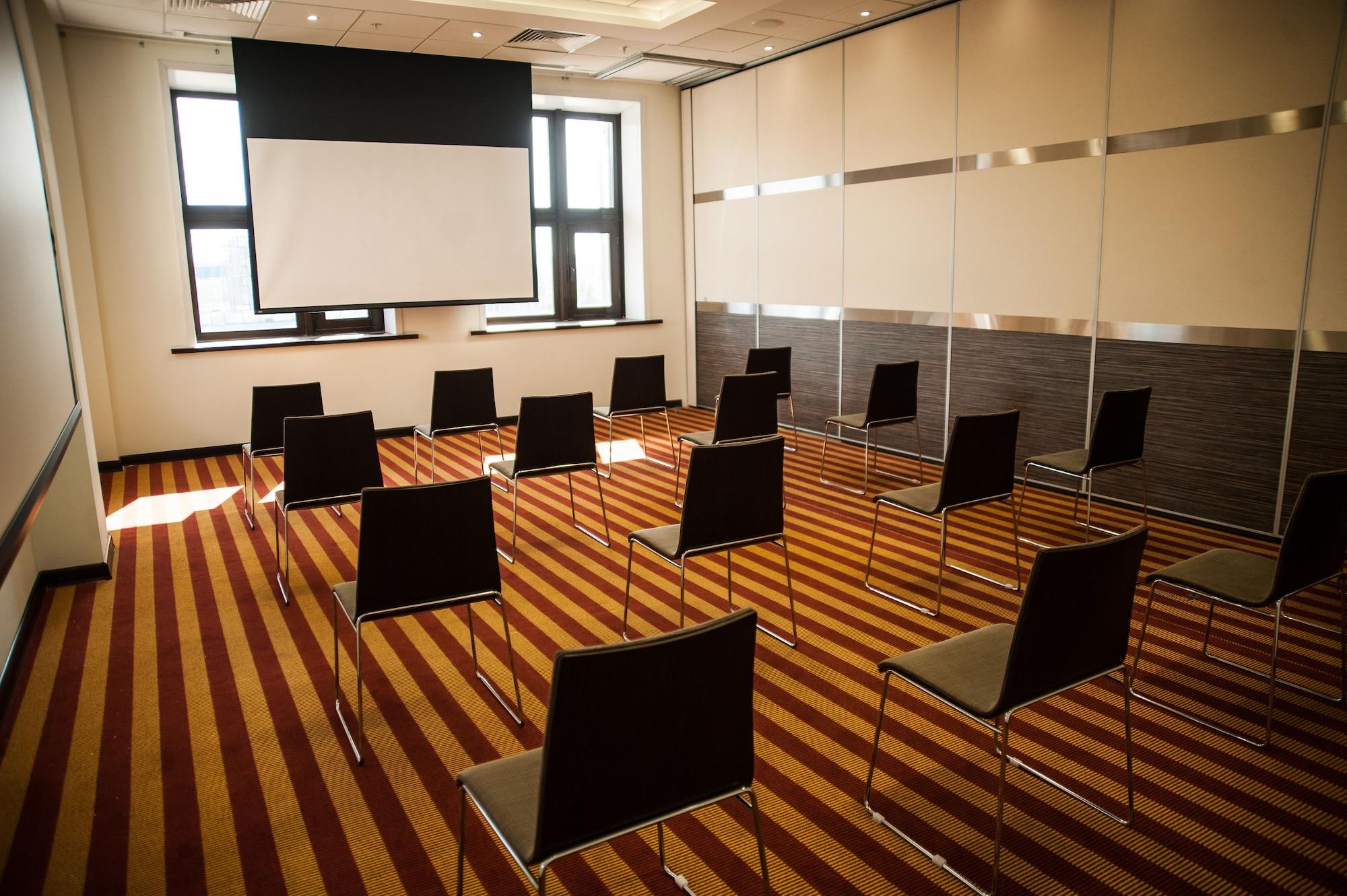 Instalaciones Recreativas ibis Astana