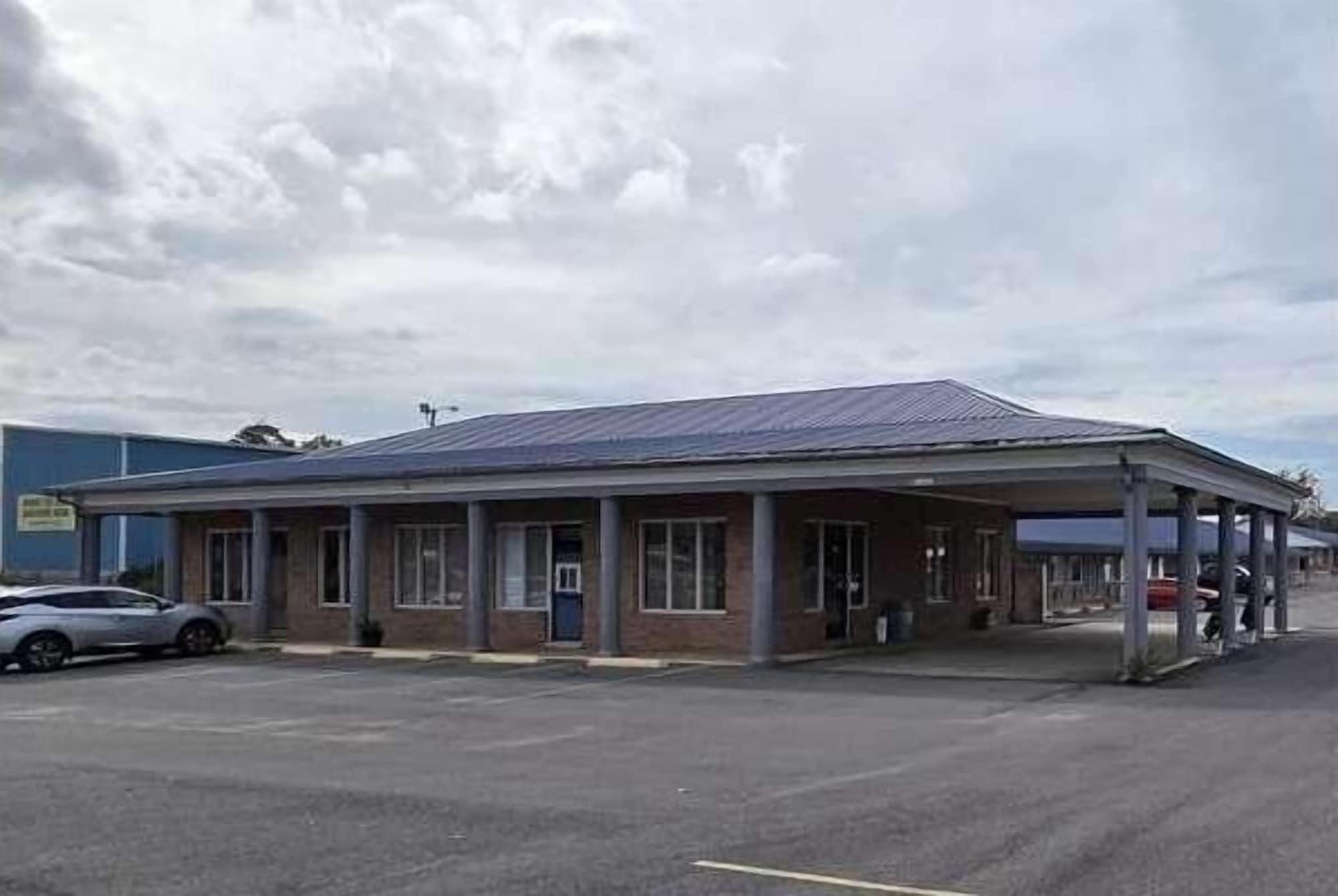 Vista Exterior Travelodge by Wyndham Thomasville AL