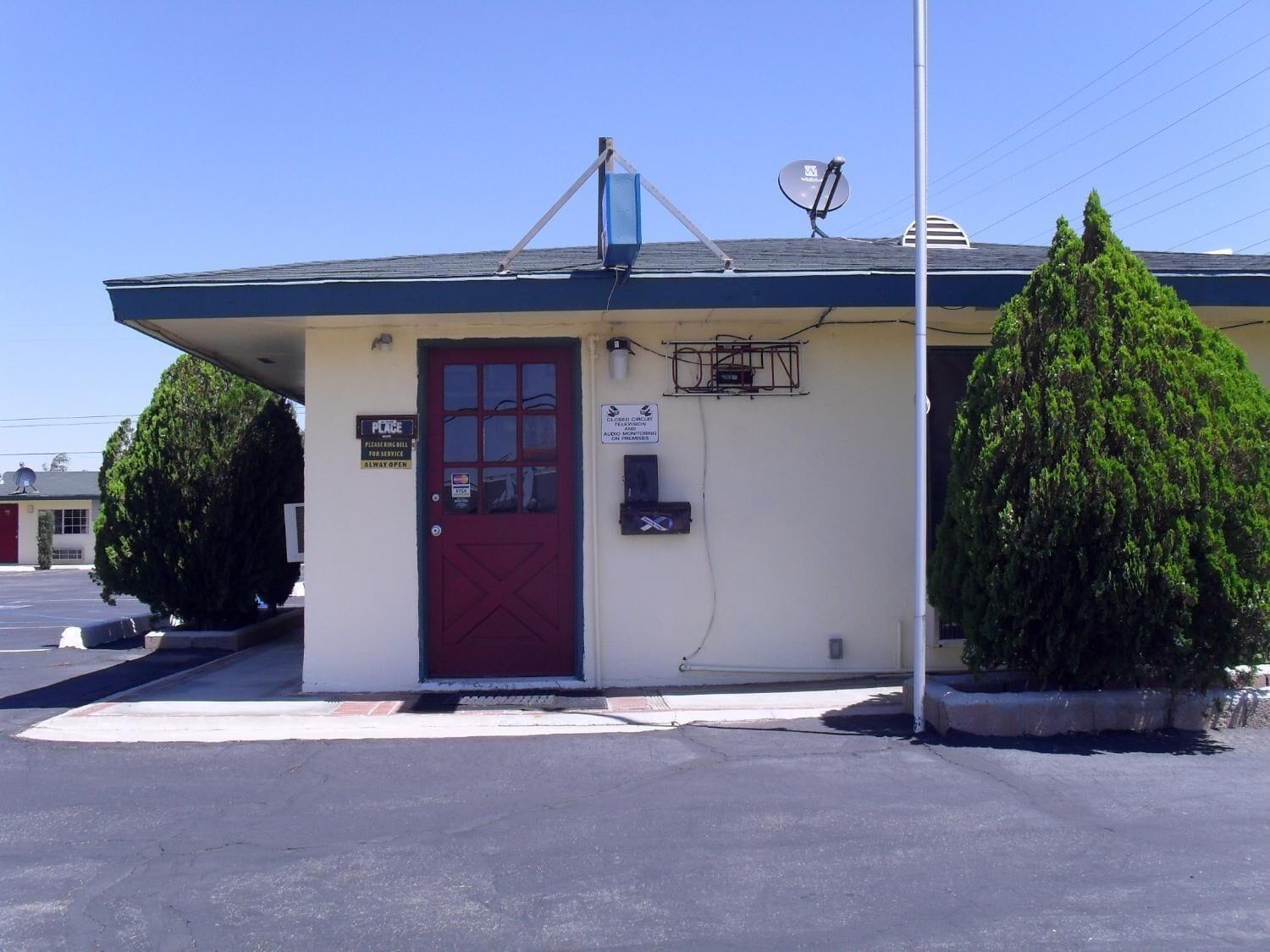 Vista Exterior Budget Inn Boron