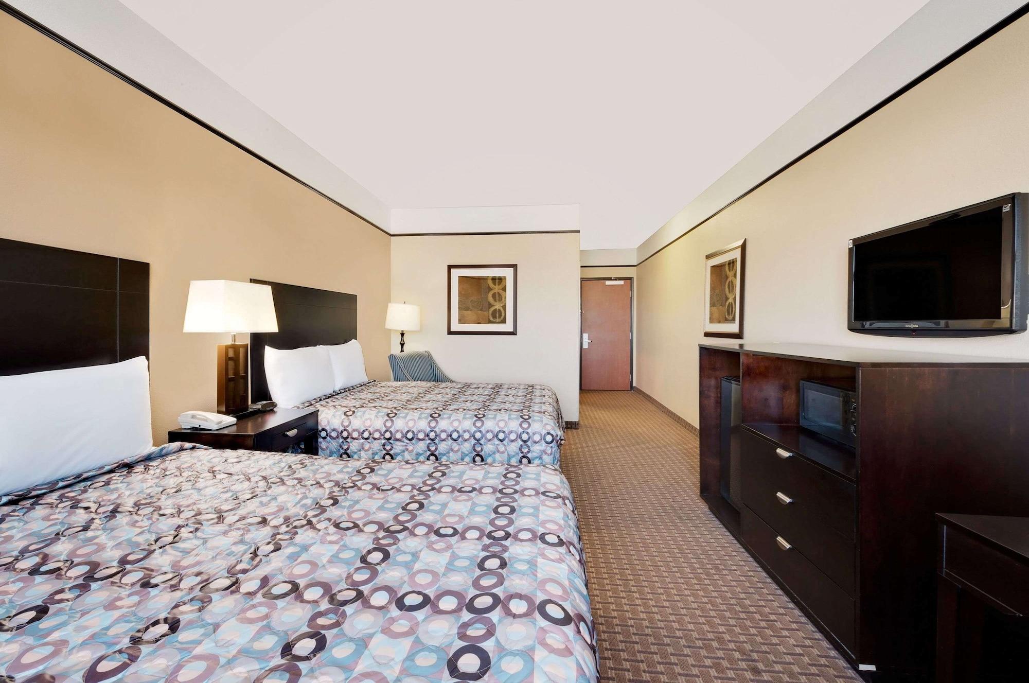 Habitación Super 8 by Wyndham Odessa TX