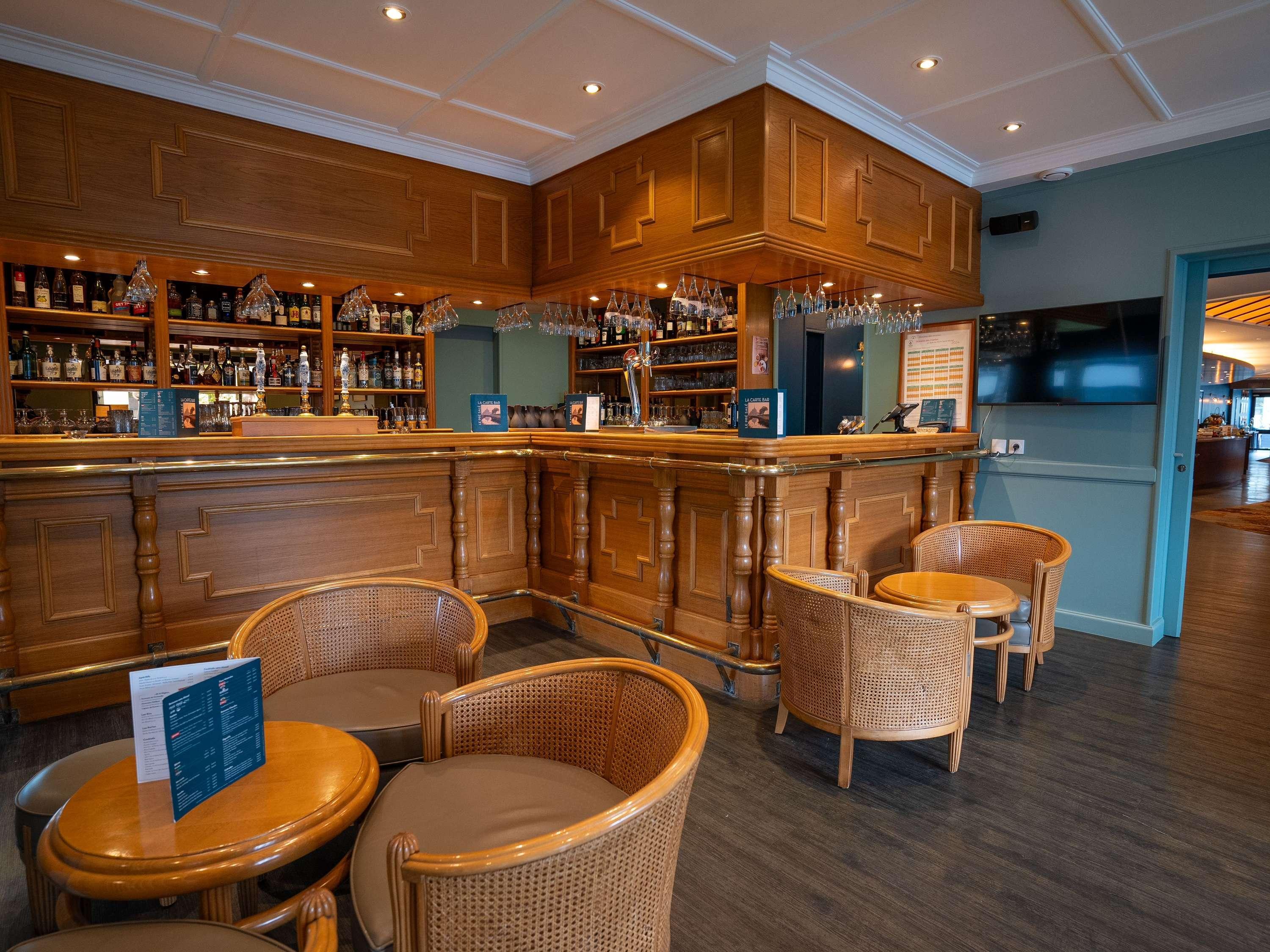 Bar/Salón Mercure Mont Saint Michel