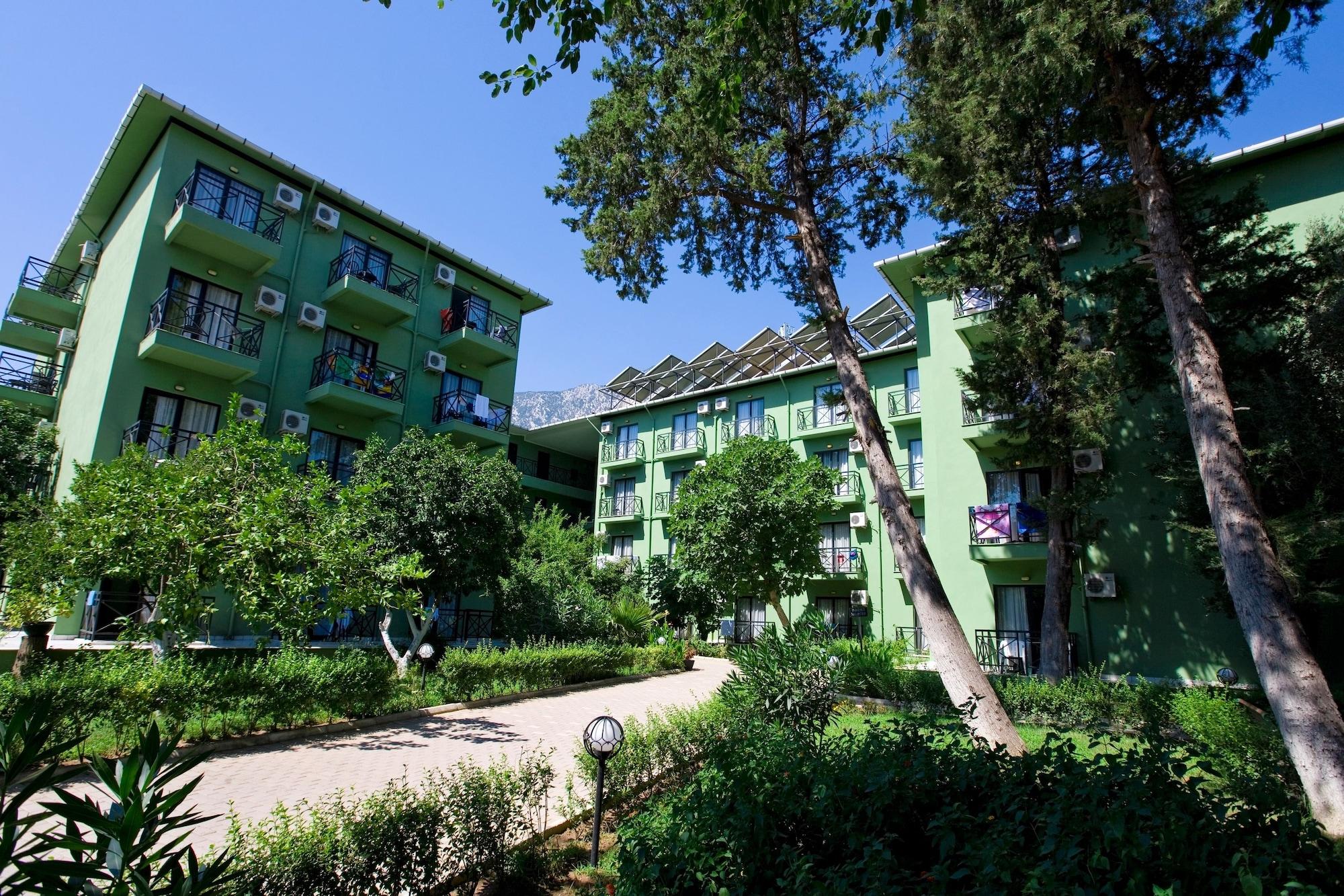 Vista Exterior Blue Pine Hotel