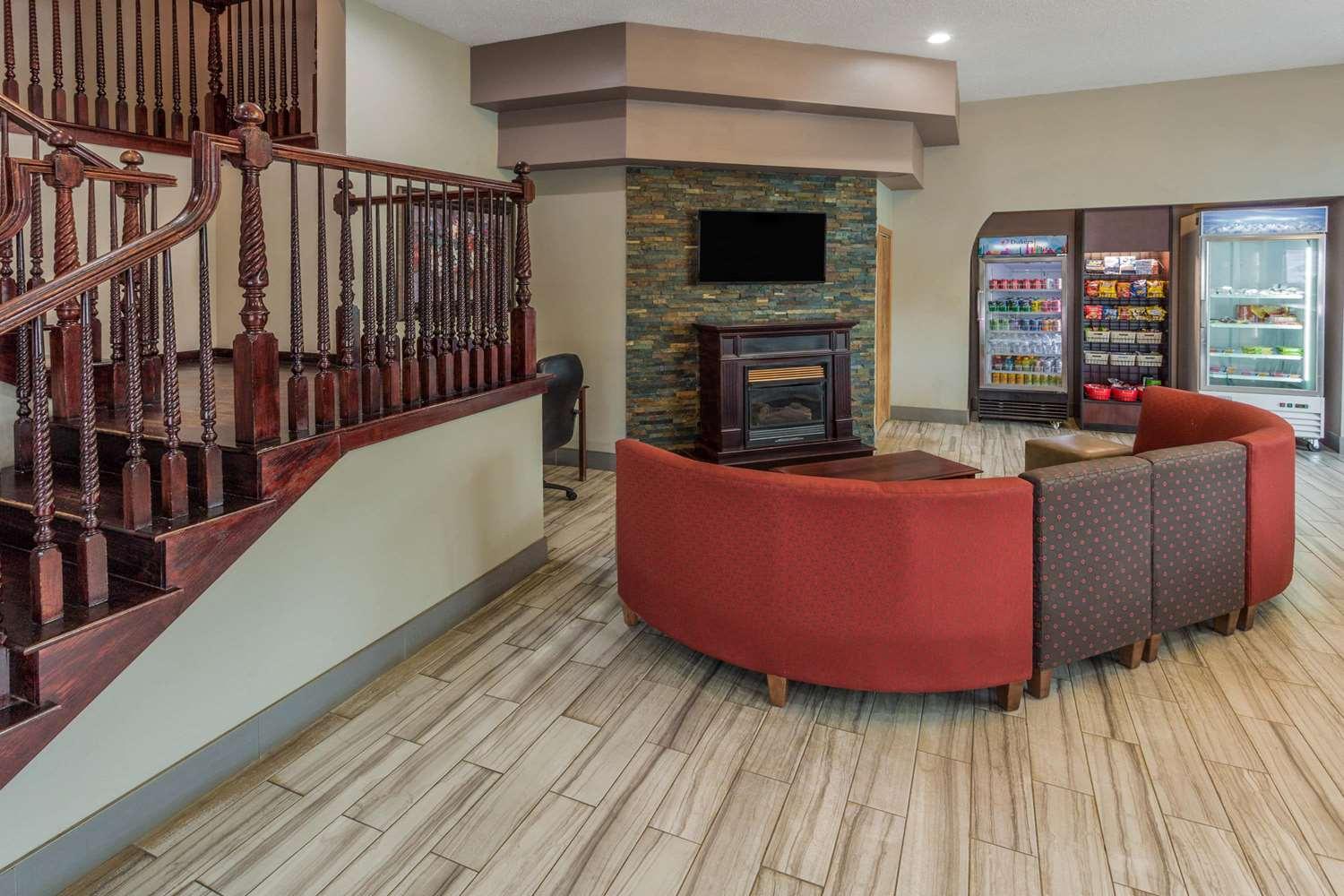 Vista Lobby Ramada by Wyndham Hendersonville
