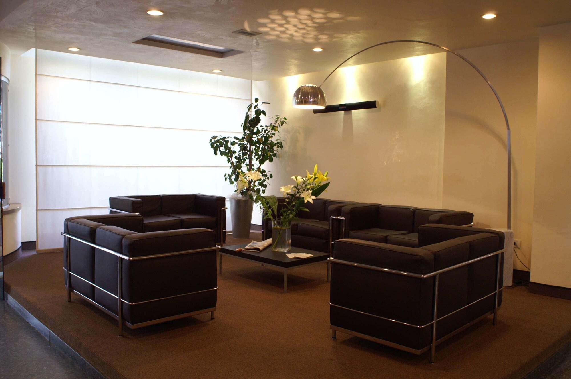 Vista Lobby First Hotel