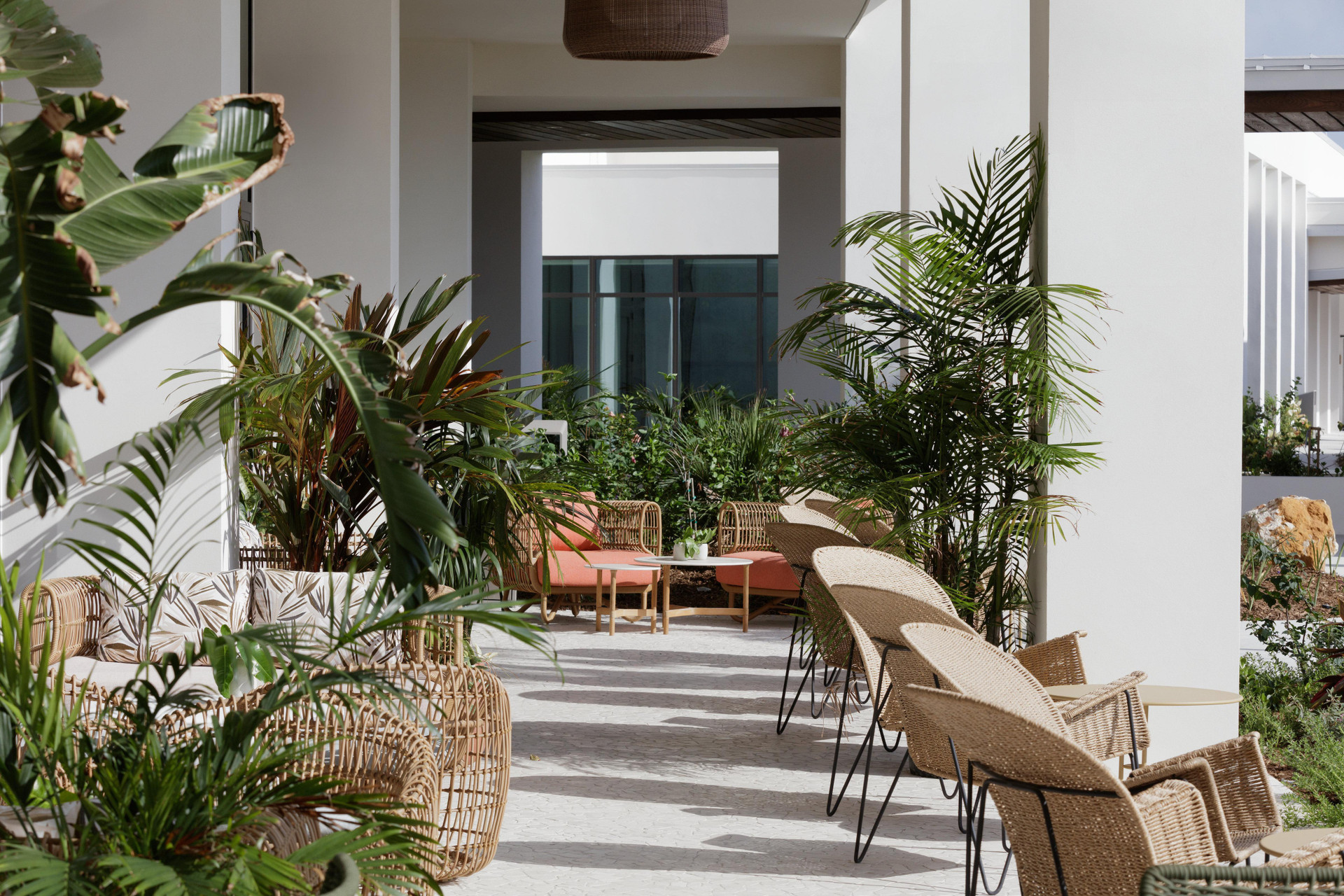 Vista Exterior Hotel Indigo Grand Cayman by IHG