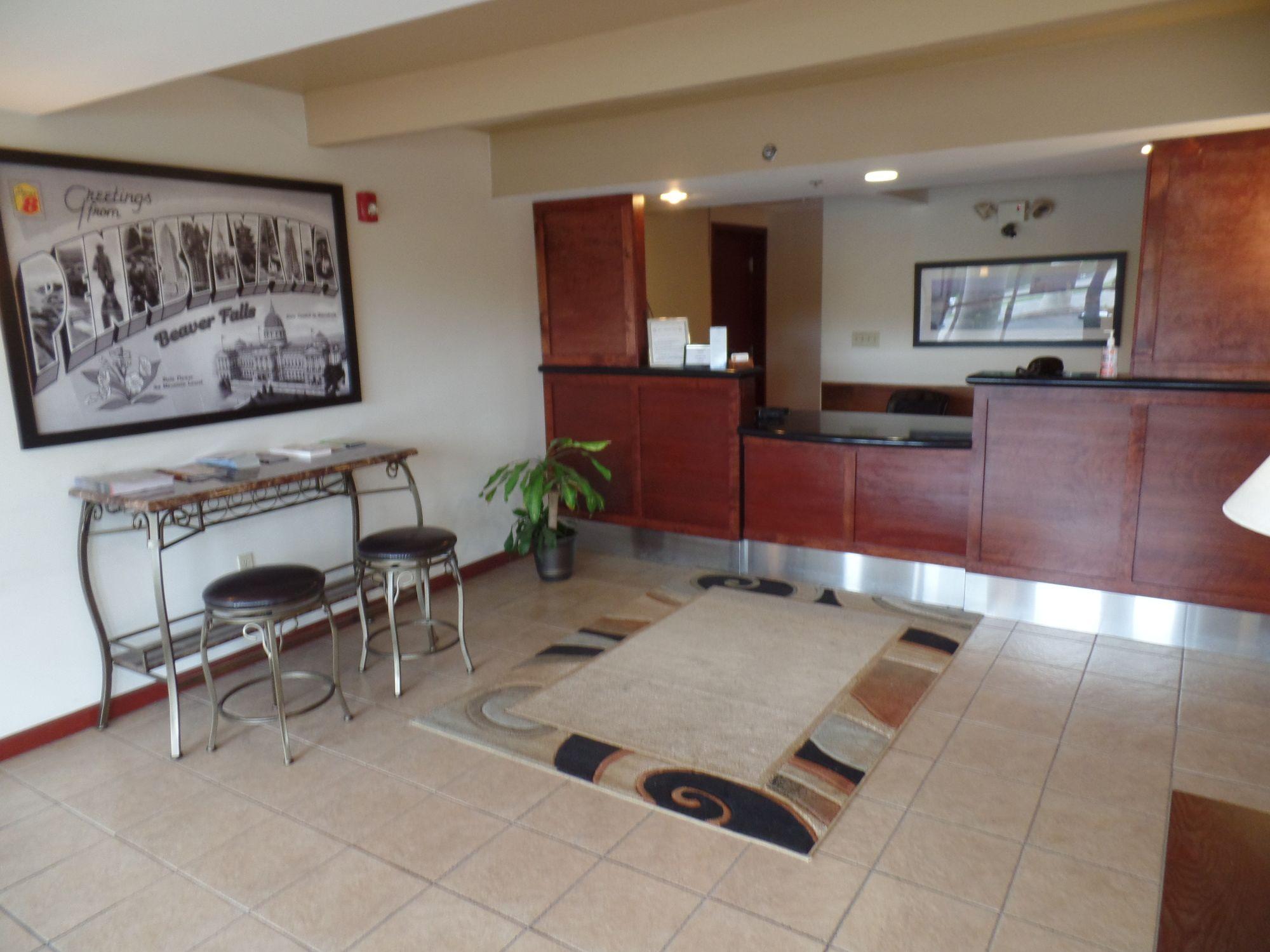 Vista Lobby Super 8 By Wyndham Beaver Falls