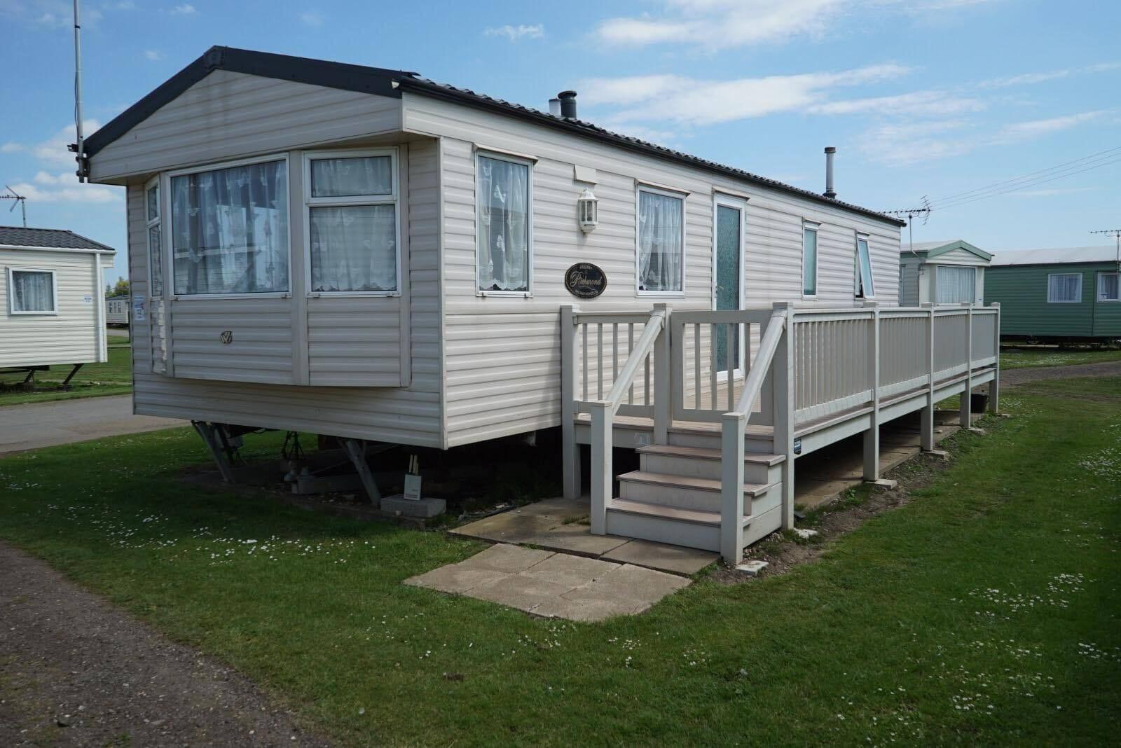 Vista Exterior Pets Stay Free 3 Bedroom Caravan at Heacham Beach