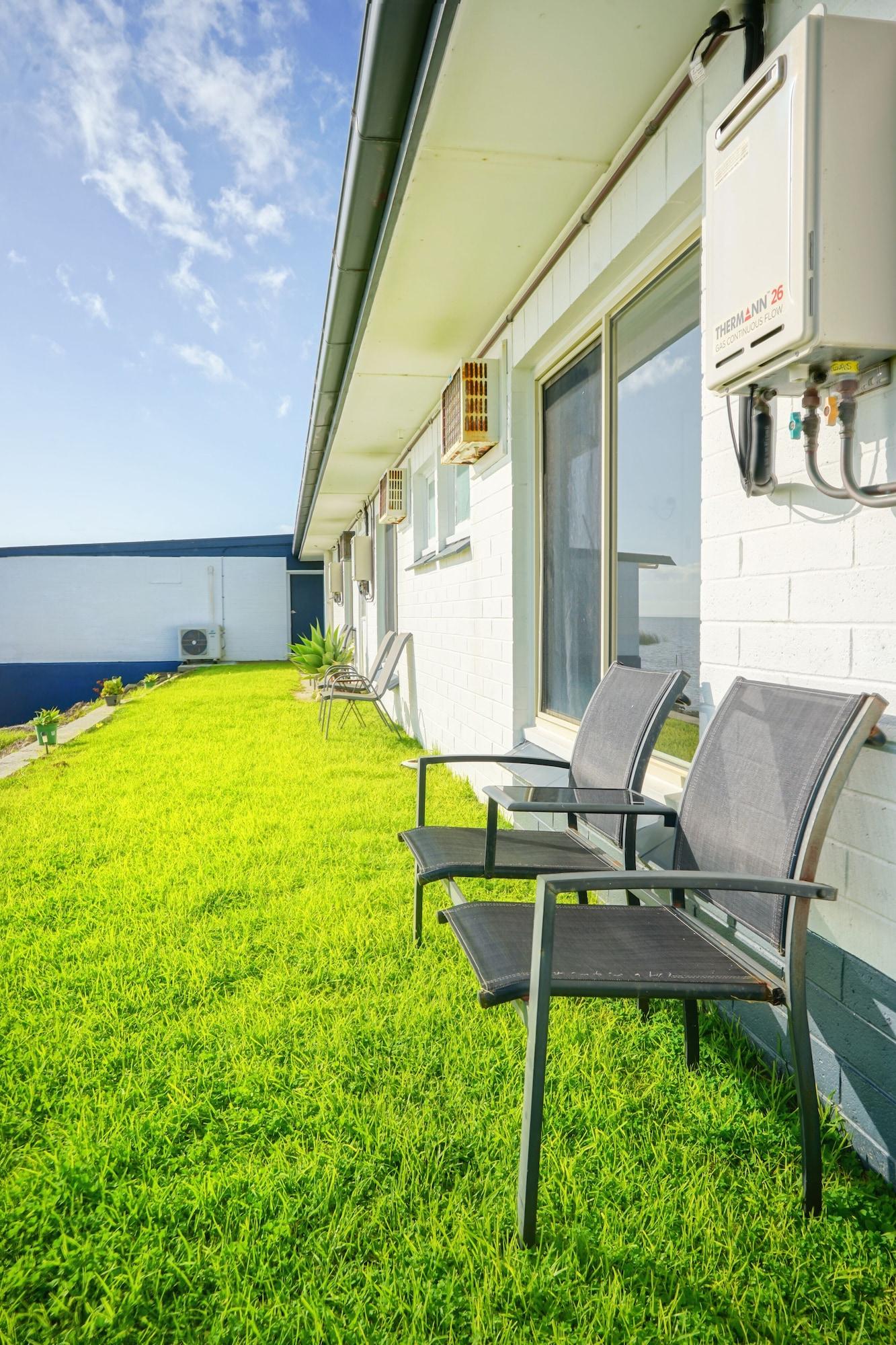 Vista Exterior Meningie's Waterfront Motel