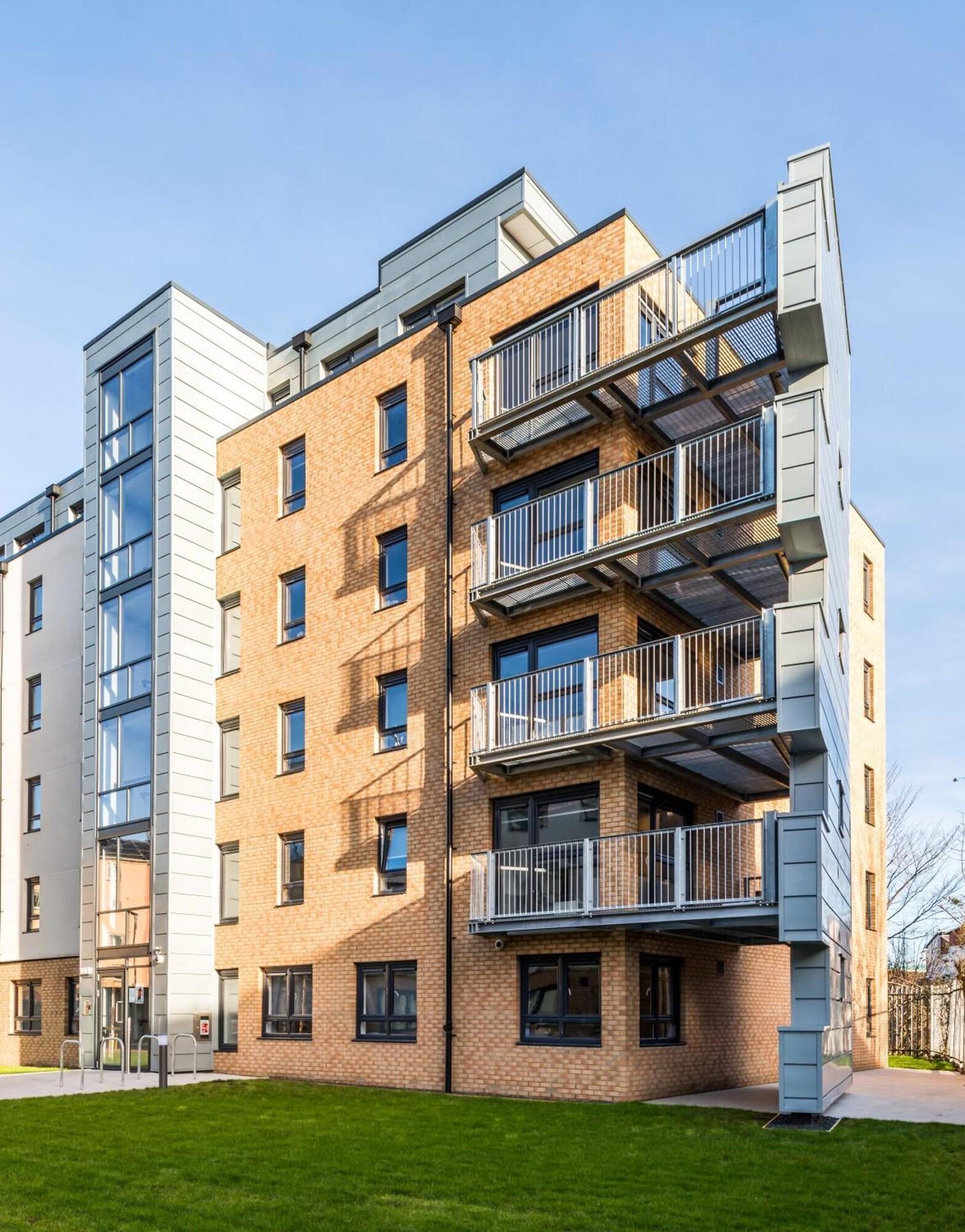 Vista Exterior Destiny Student Murano - Campus Accommodation