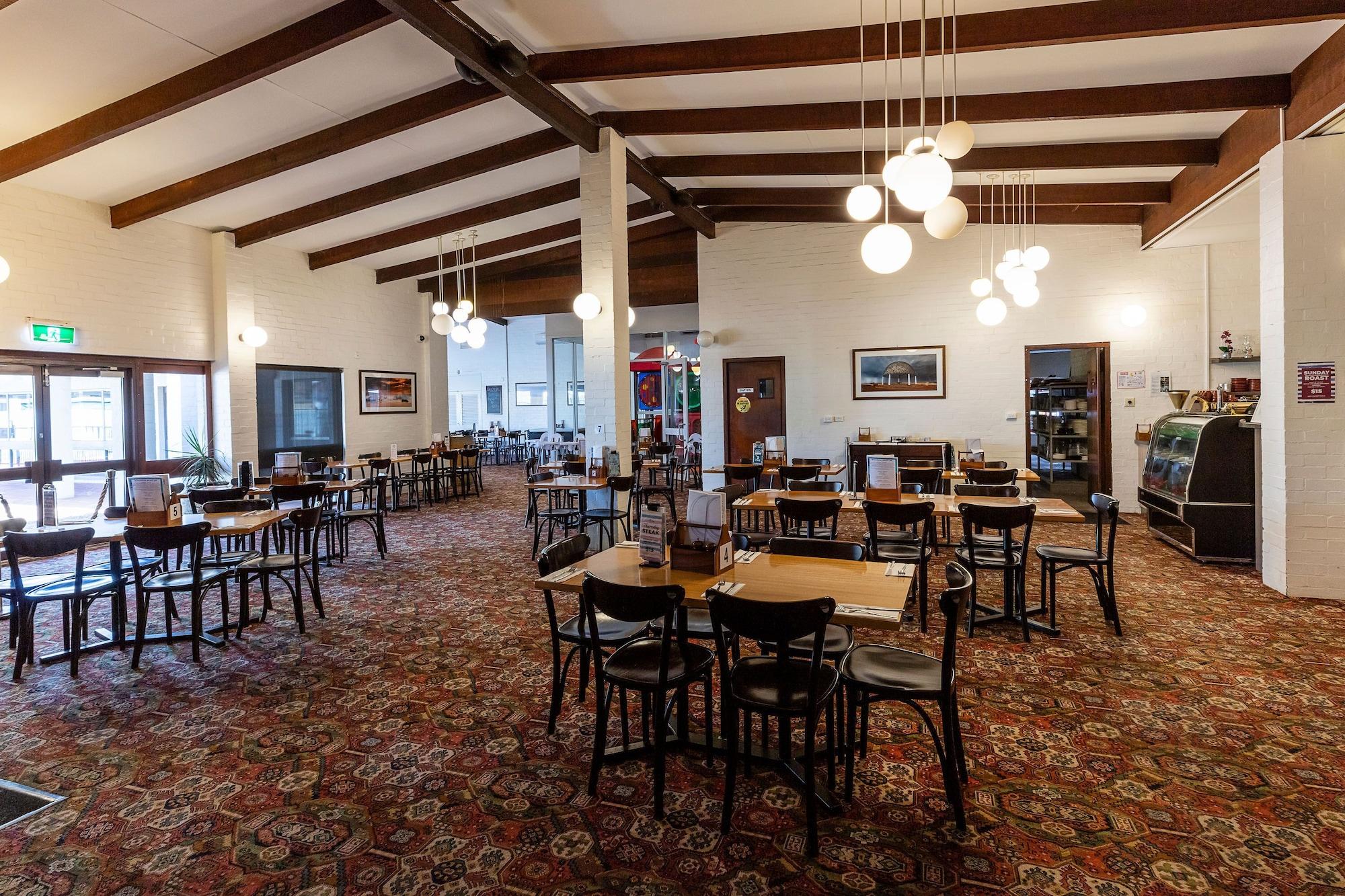 Restaurant Nightcap at Wintersun Hotel