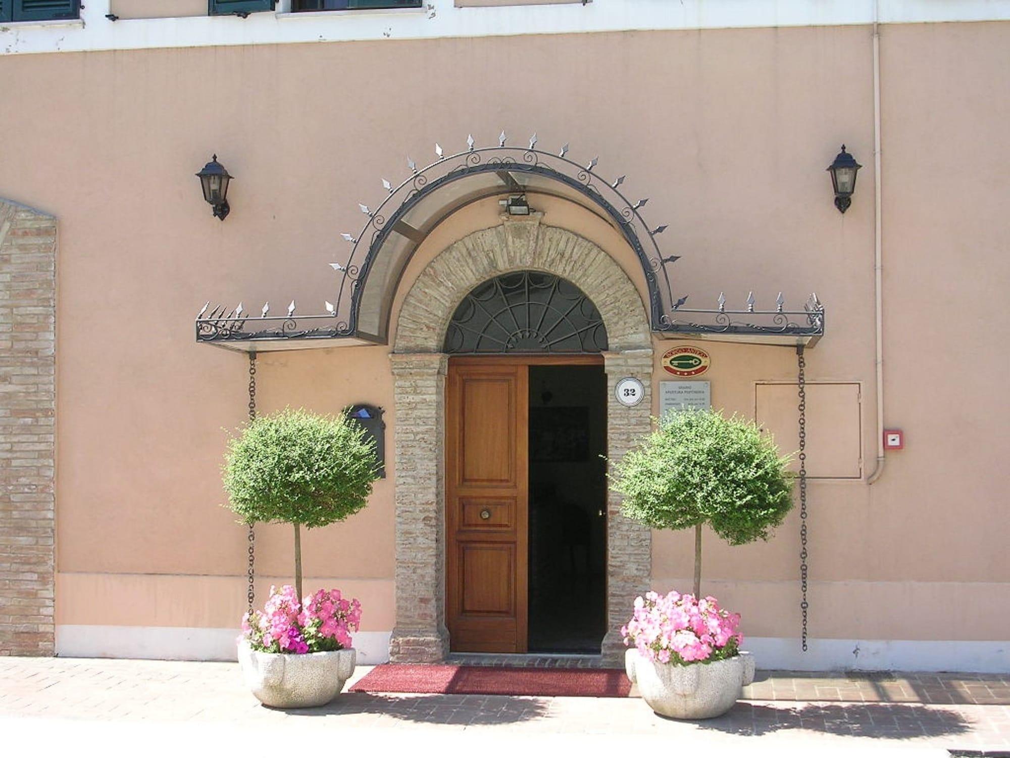 Vista Exterior Hotel Borgo Antico