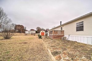 Alquiler Vacacional - Eufaula Escape w/ Deck - Steps to Lake!