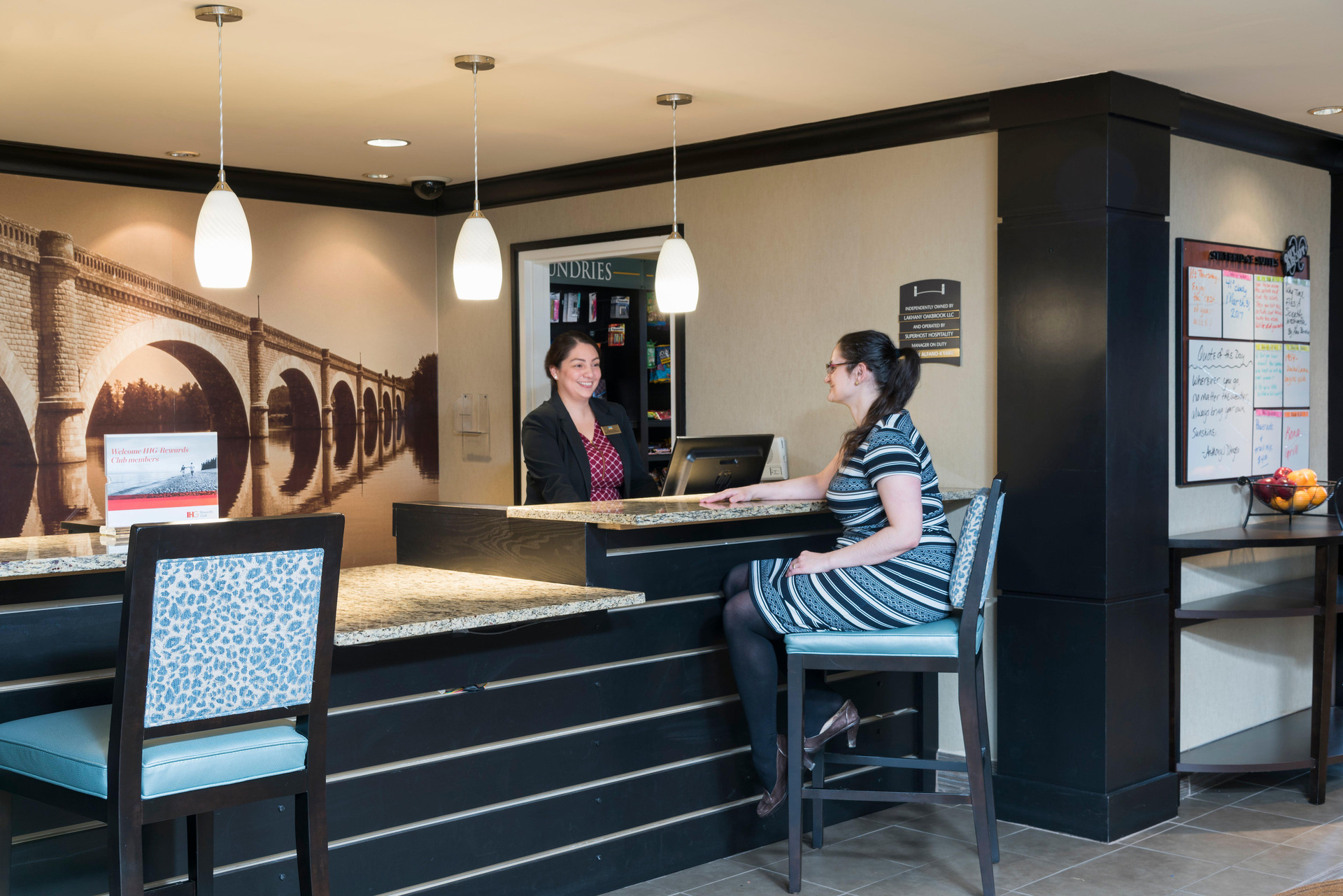 Vista Lobby Staybridge Suites Chicago-Oakbrook Terrace by IHG