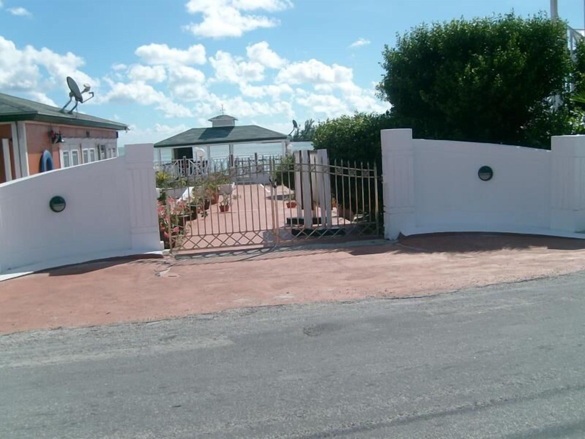 Vista Exterior The Pointe Resort & Marina