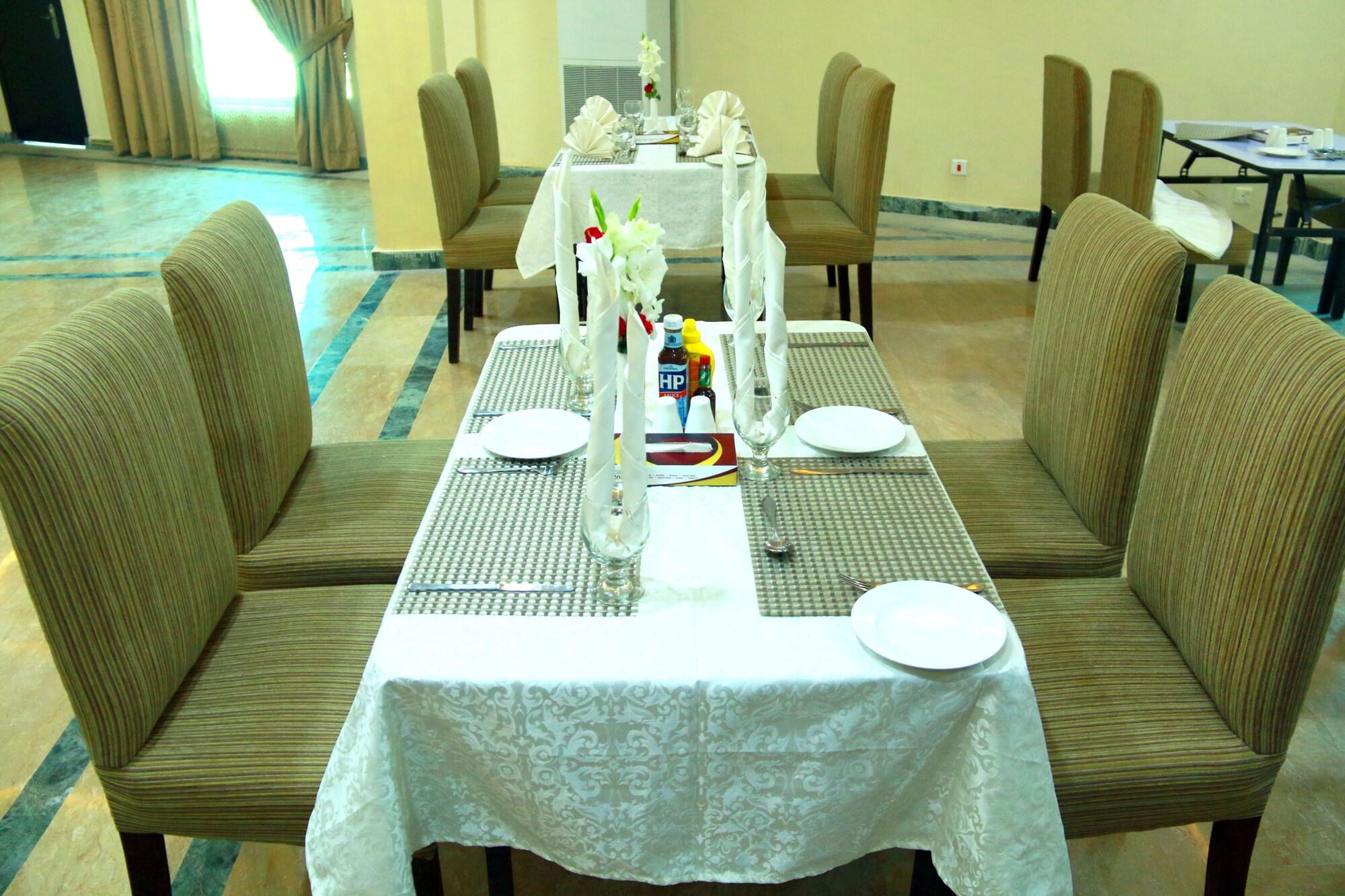 Restaurant Hotel One Abbottabad
