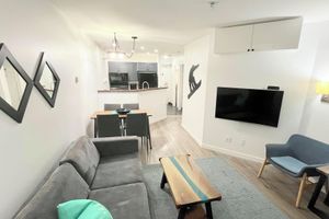 Alquiler Vacacional - Main Village-1 Bedroom, Queen+2 Sofabeds, Laundry, Parking, Grocery, EV chargers