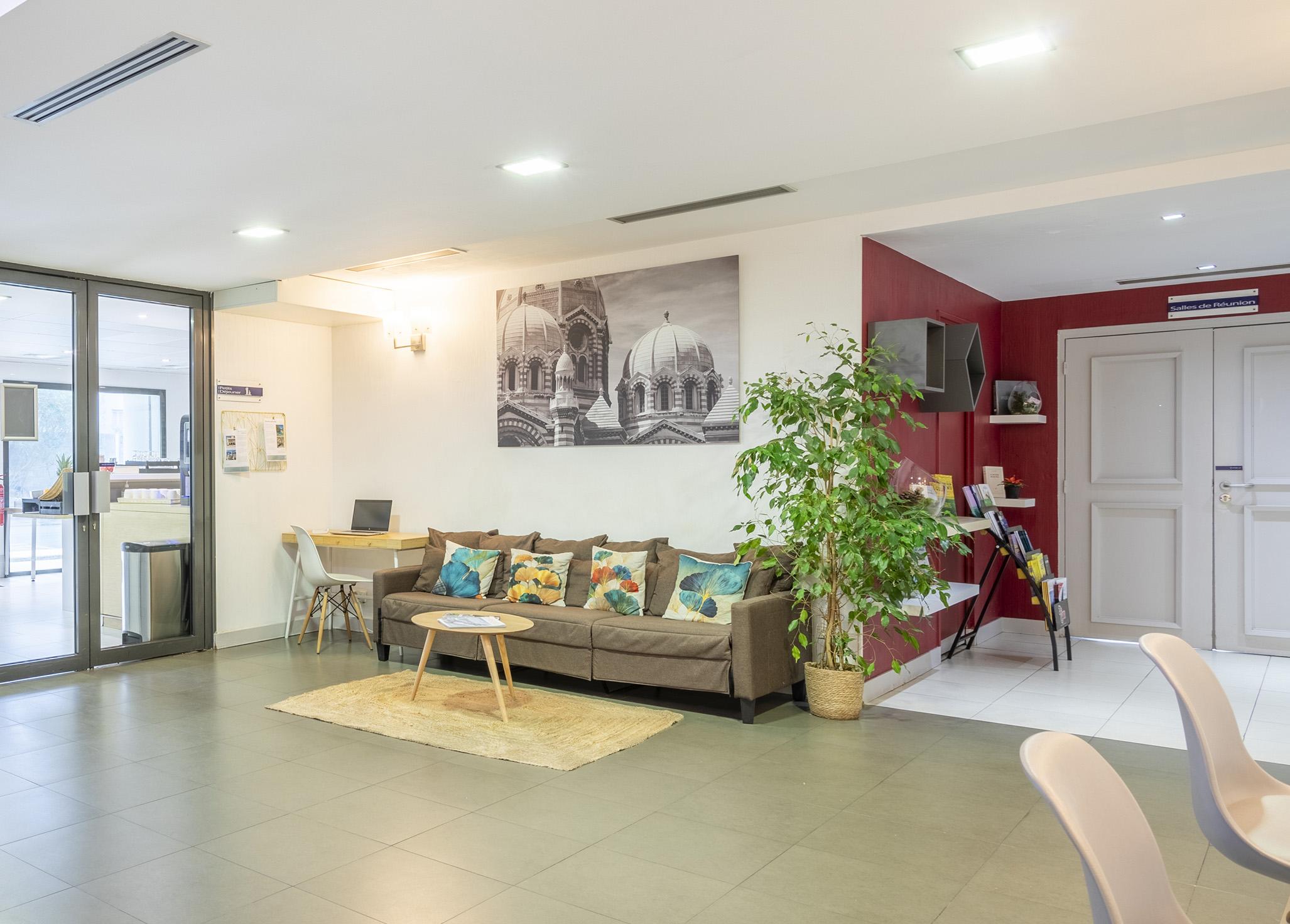 Vista Lobby Comfort Aparthotel Marseille Prado Plage