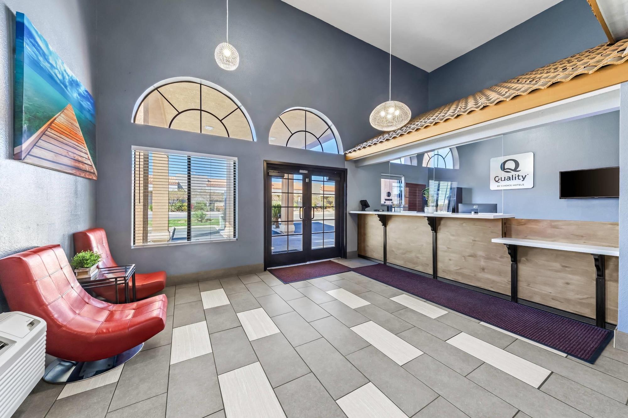 Vista Lobby Quality Inn & Suites