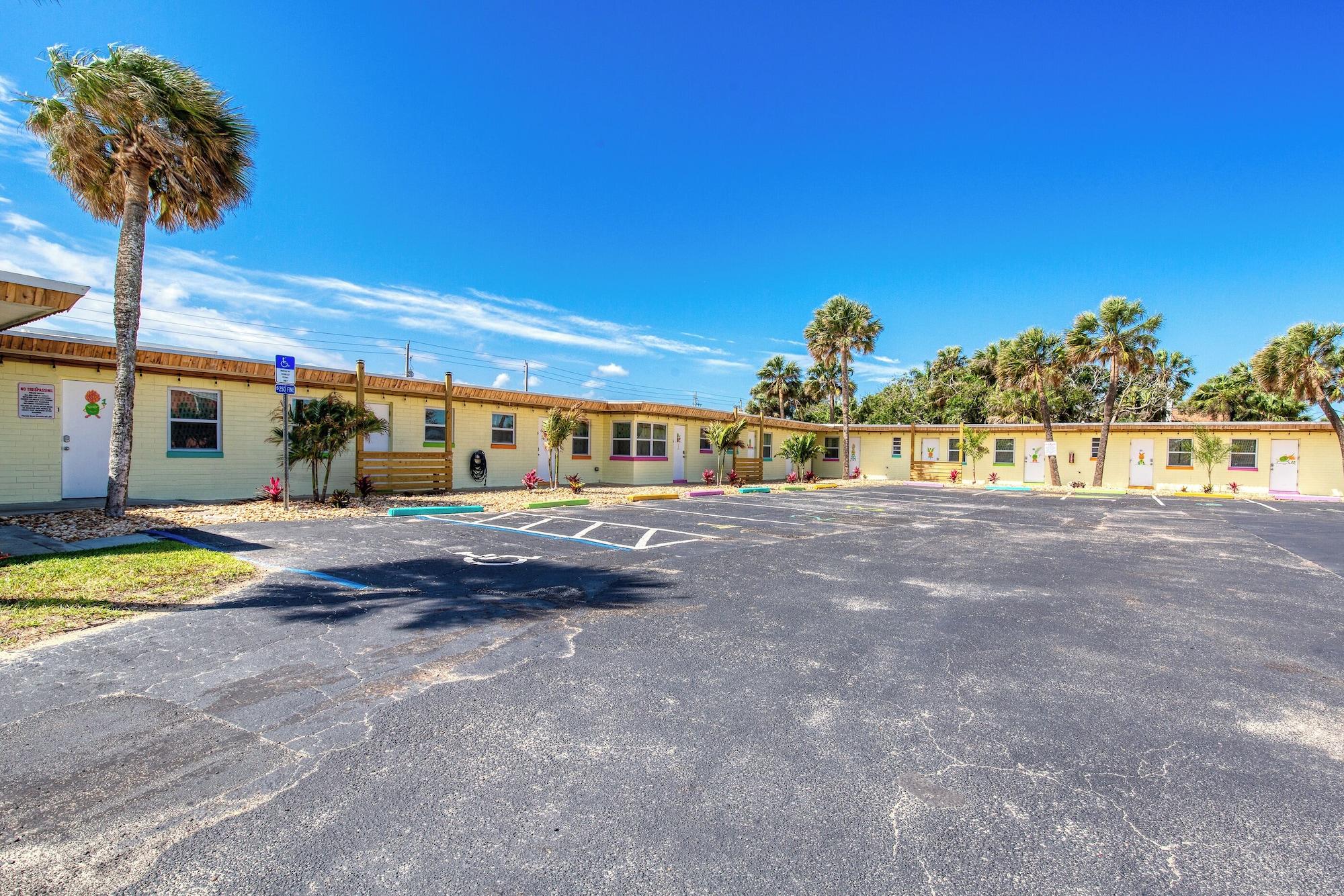 Vista Exterior Pineapple Shores Retro Inn