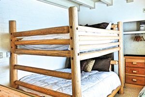 Alquiler Vacacional - Mountain Village 2 Level Steps to Ski