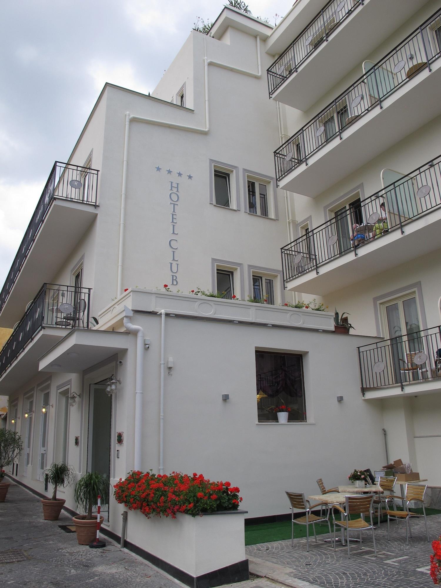 Vista Exterior Hotel Club - Sorrento
