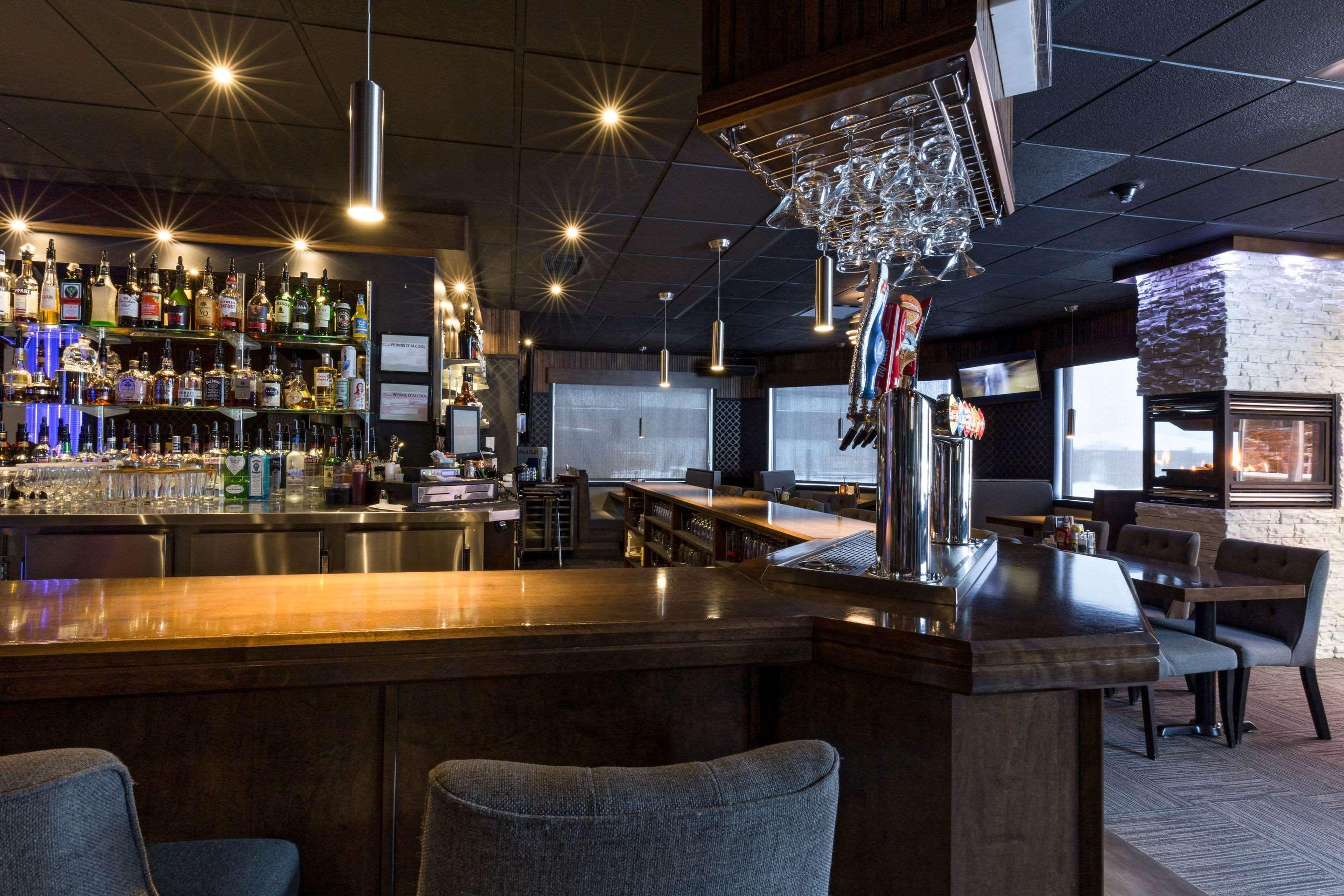 Bar/Salón Quality Inn & Suites