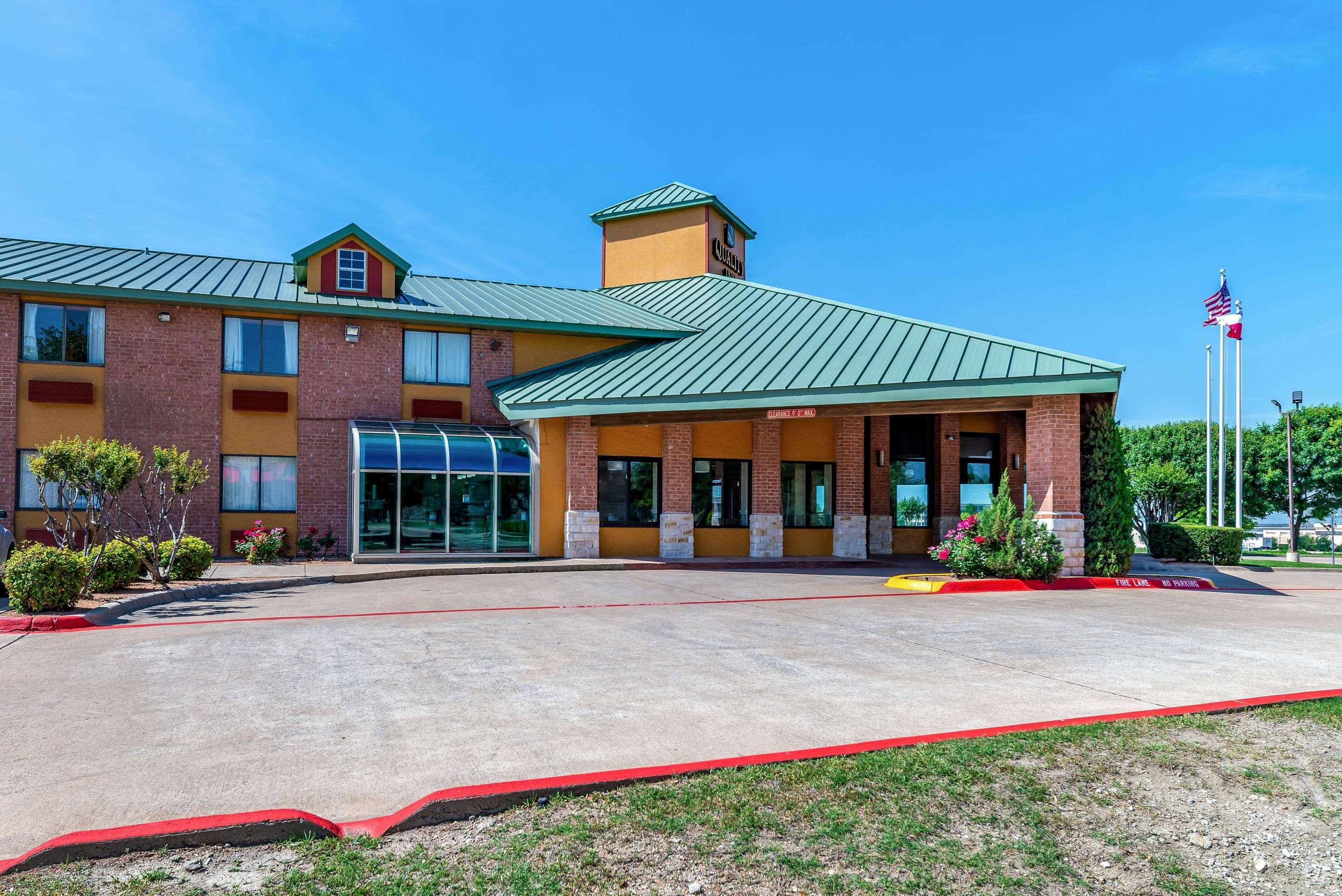 Vista Exterior Quality Inn Allen - Plano East