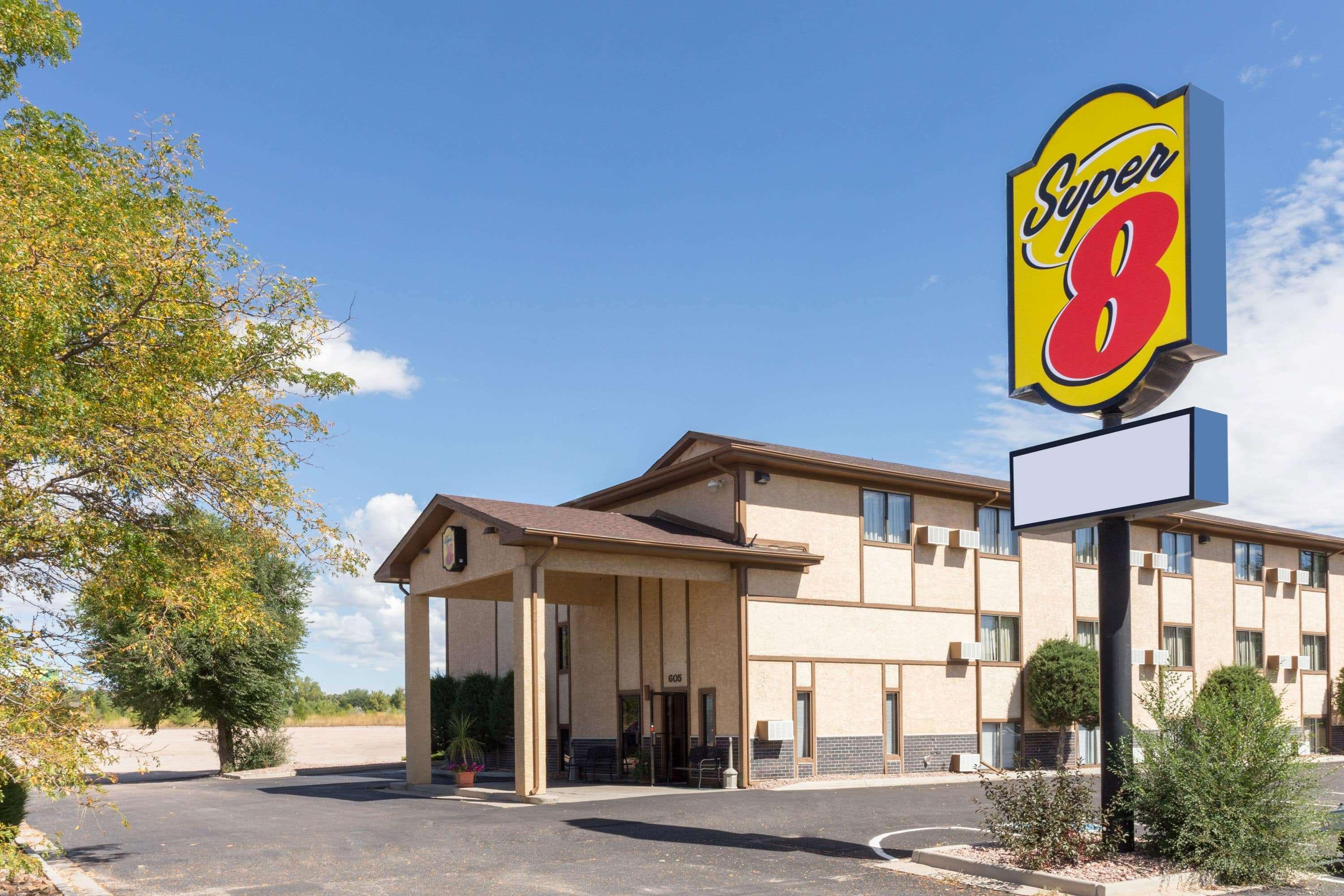 Vista Exterior Super 8 by Wyndham Colorado Springs Peterson Space Force