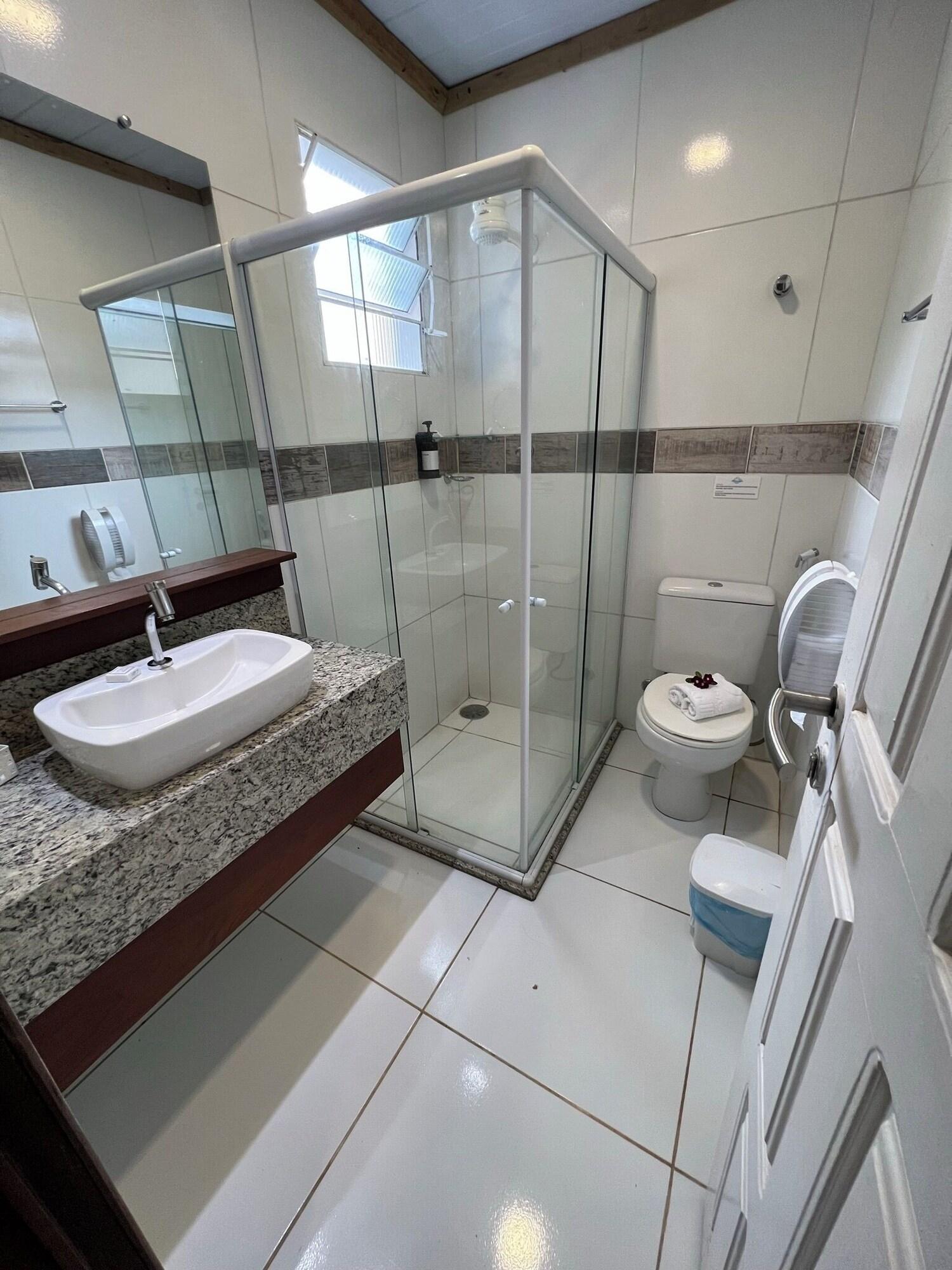 Equipamiento de Habitación Pousada Alto da Vila Noronha by Alto da Ilha