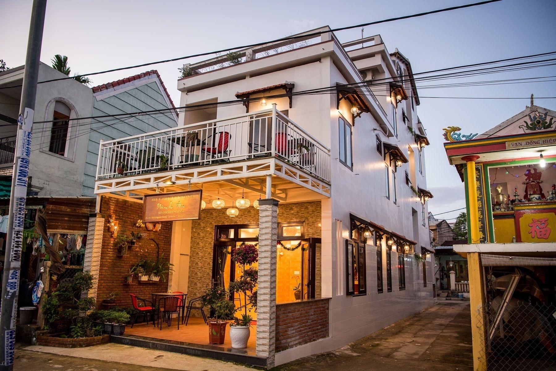 Vista Exterior Minh An Riverside Villa