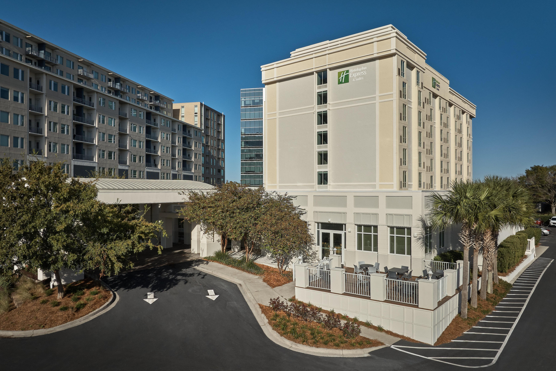 Vista Exterior Holiday Inn Express & Suites Charleston Dwtn - Westedge by IHG