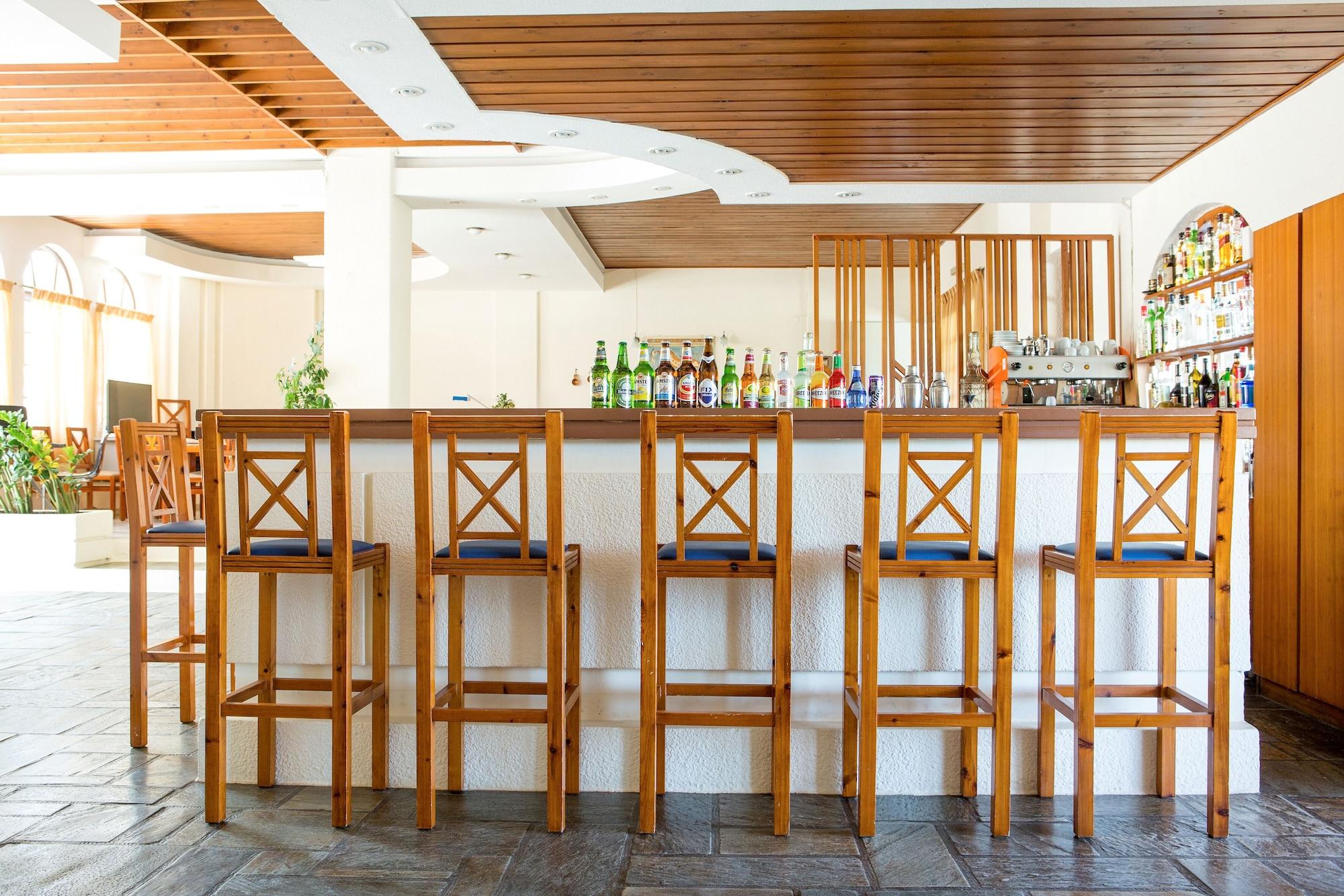 Bar/Salón Albatross Hotel