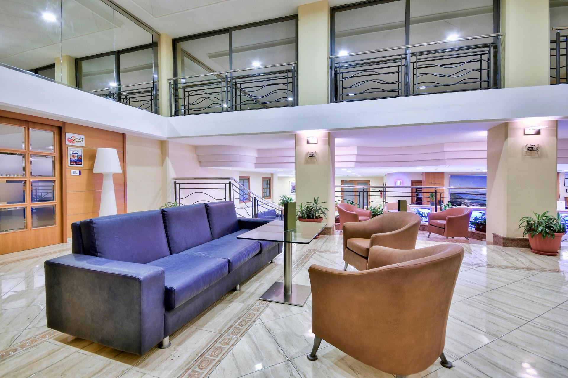 Vista Lobby Luna Holiday Complex