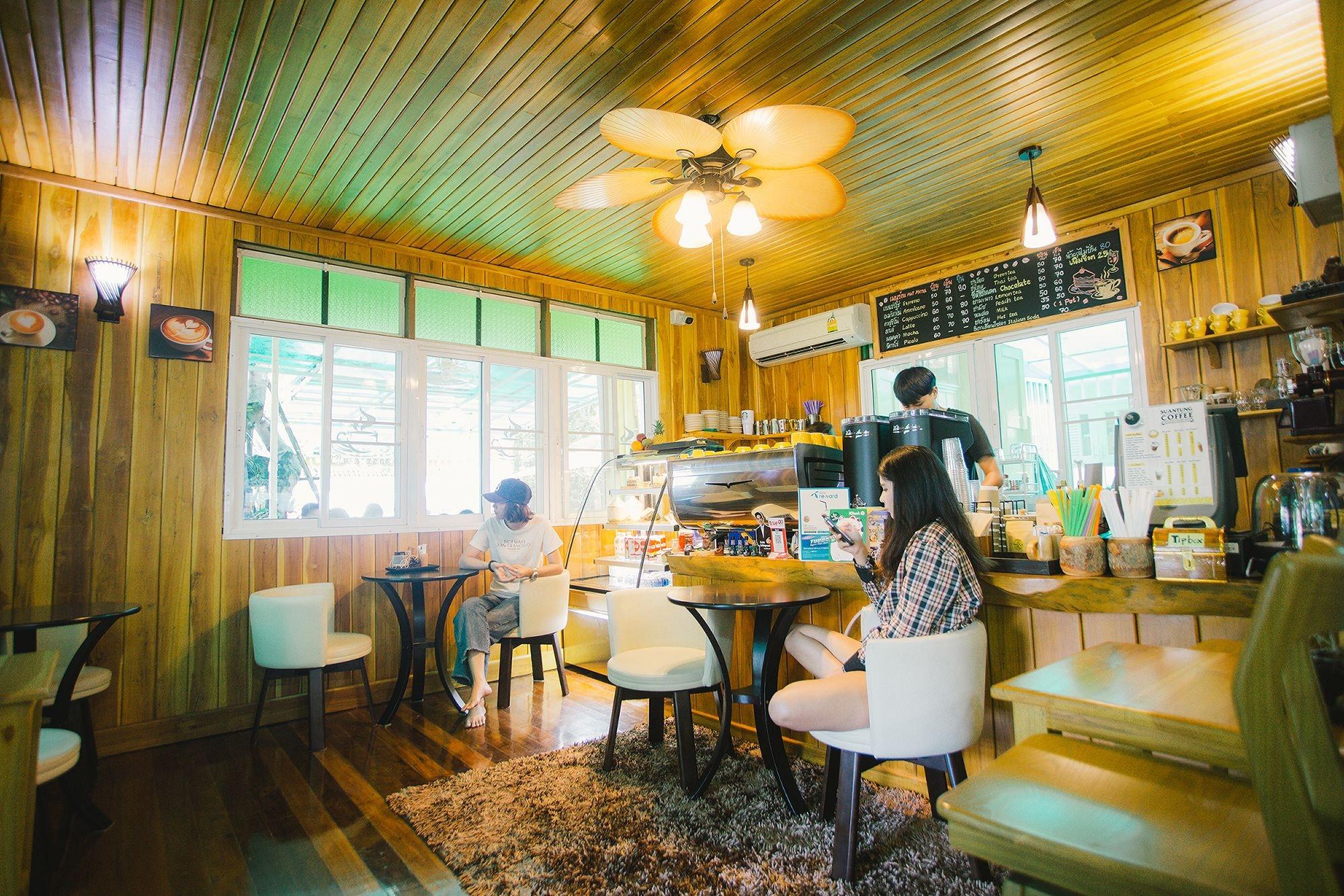 Bar/Salón Suan Tung Coffee