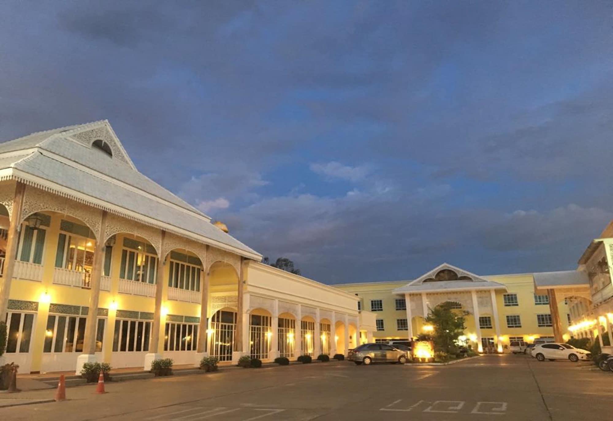 Varios Amonruk  Hotel 2