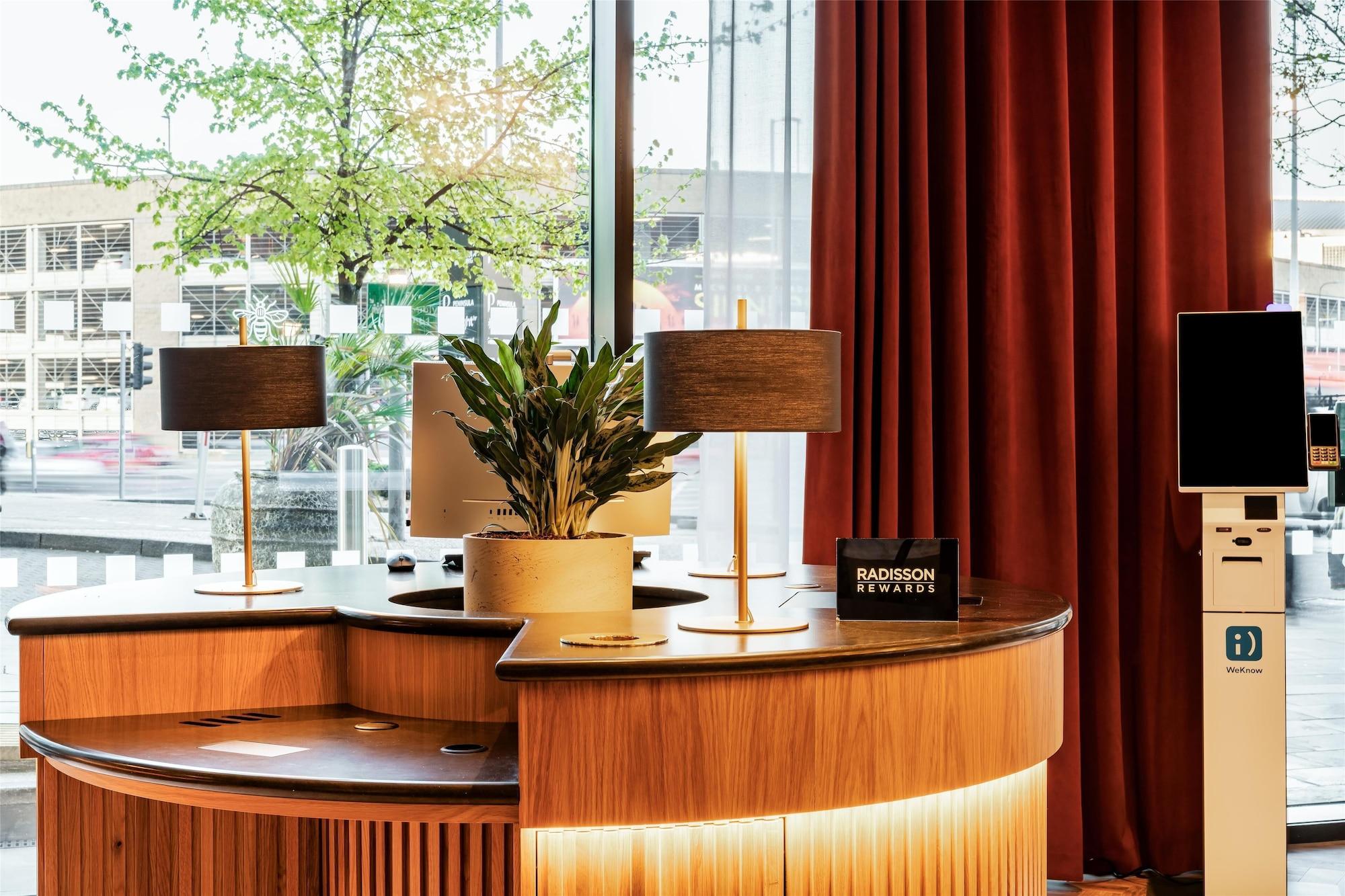 Vista Lobby Radisson Hotel Manchester City Centre, A Verified Net Zero Hotel
