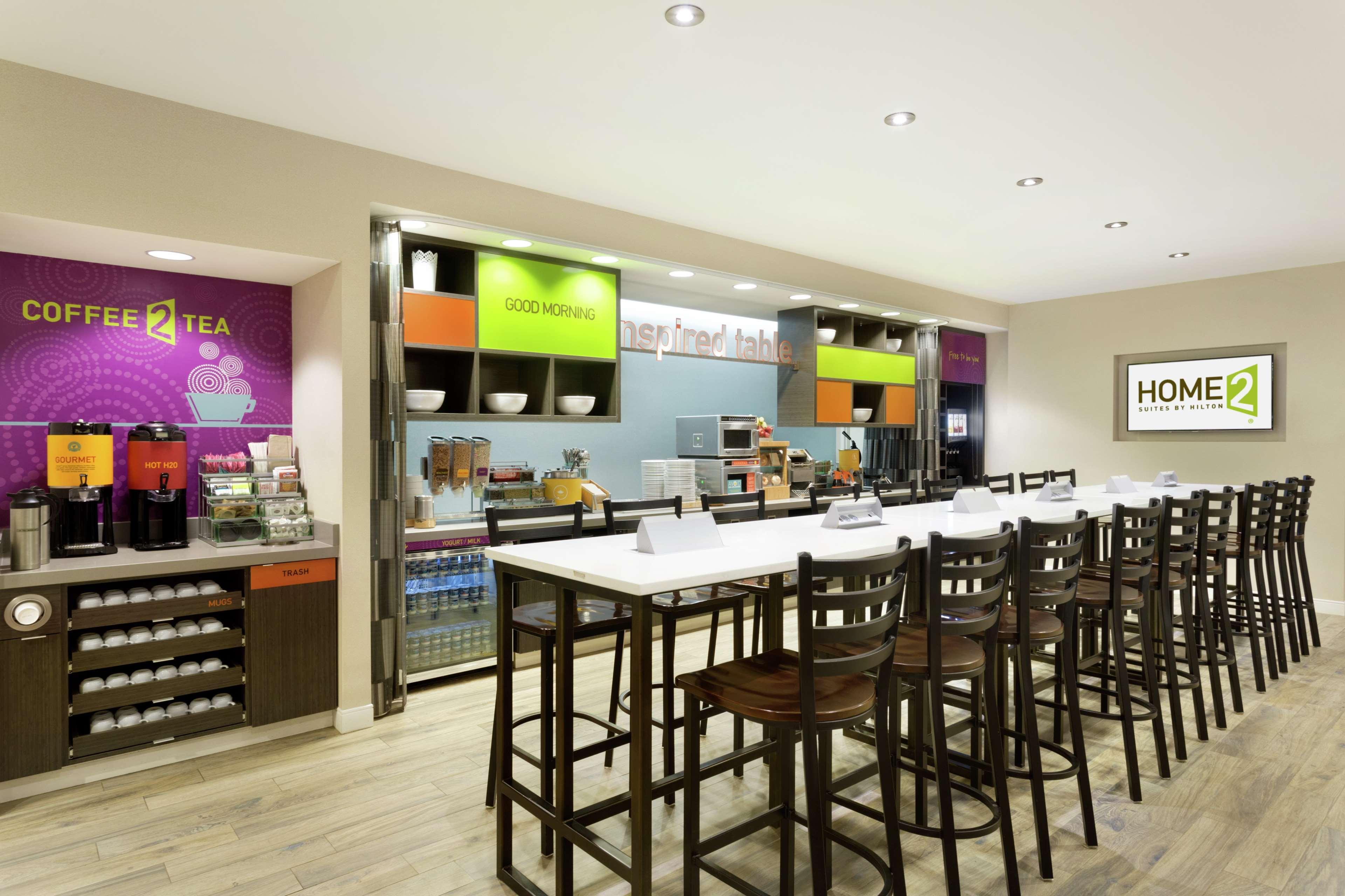 Restaurant Home2 Suites by Hilton Milton Ontario