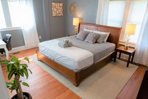 Alquiler Vacacional - Historic & Elegant B-Town Bungalow