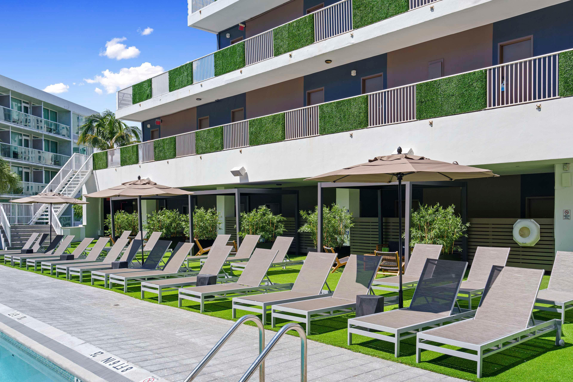 Vista Exterior B Ocean Resort Fort Lauderdale Beach