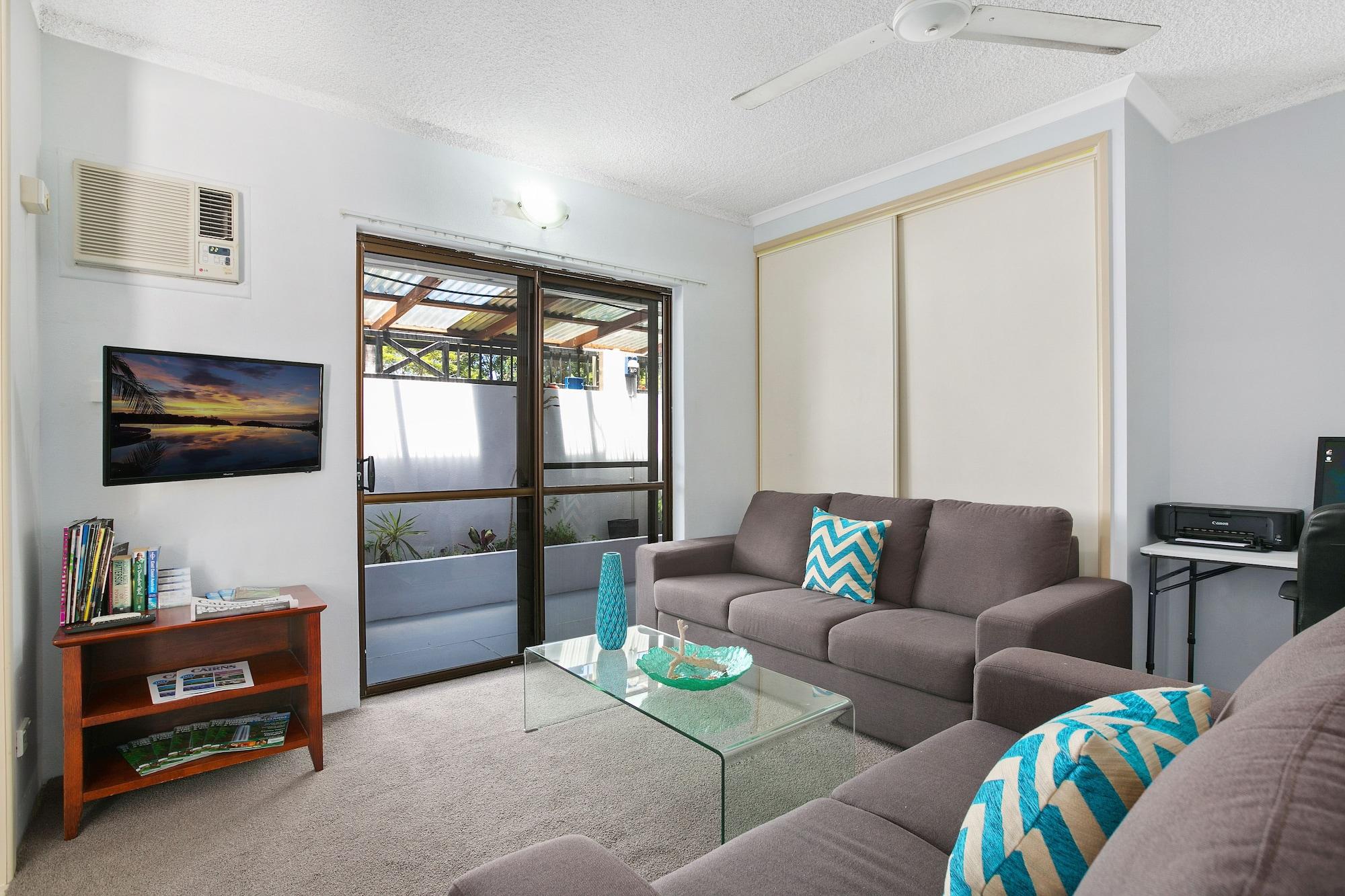 Vista Lobby Cairns City Palms