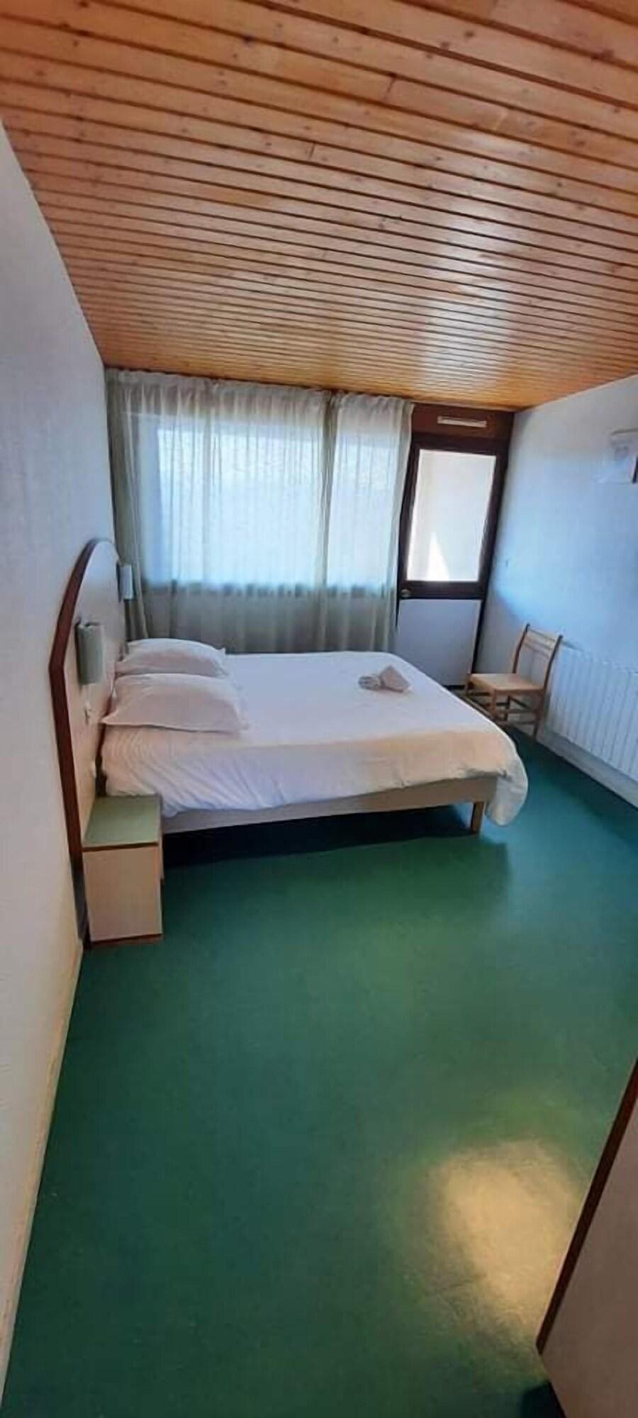Habitación VVF Montpeyroux Auvergne, Parent