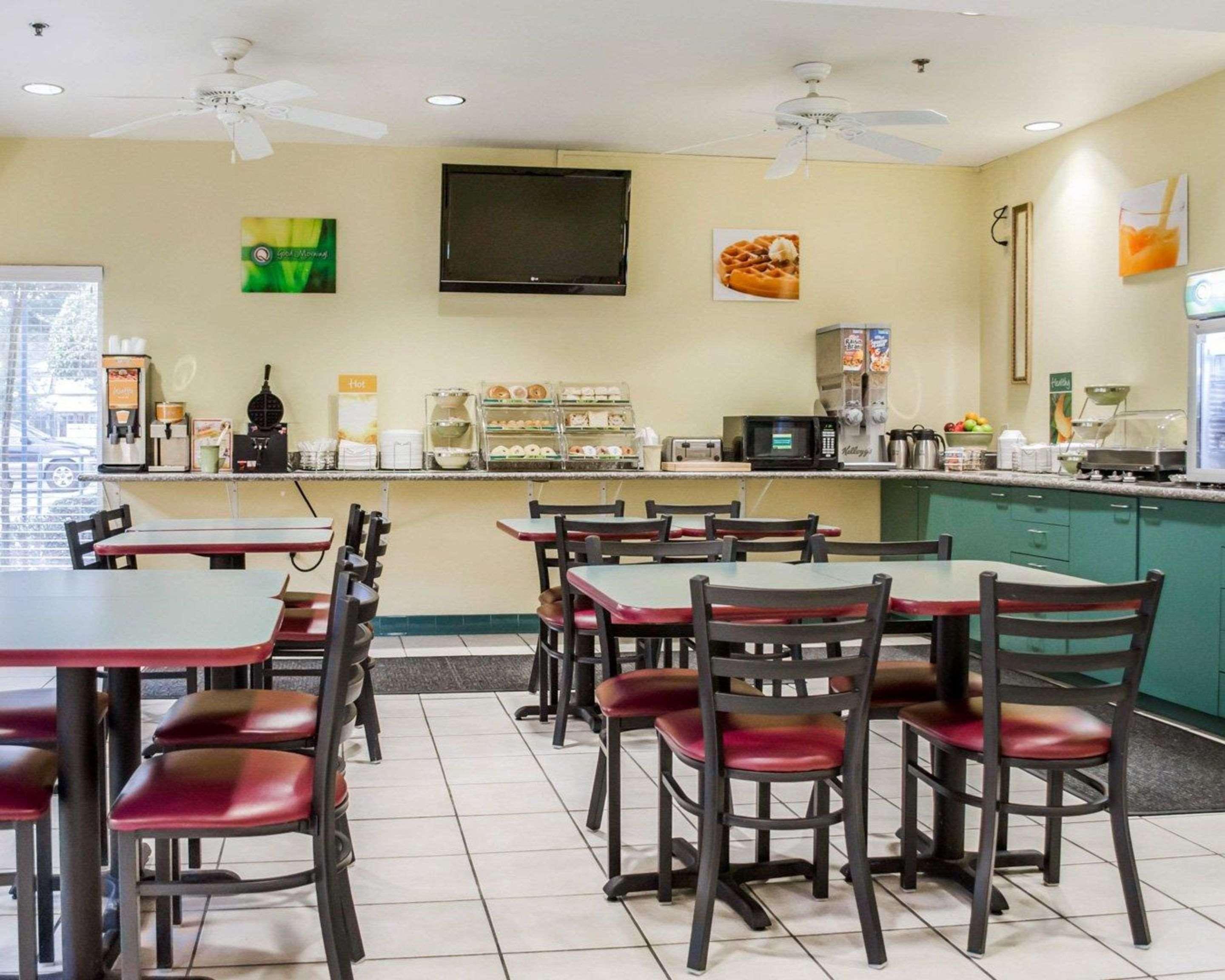 Restaurant Studio 6 Pensacola, FL - West I-10