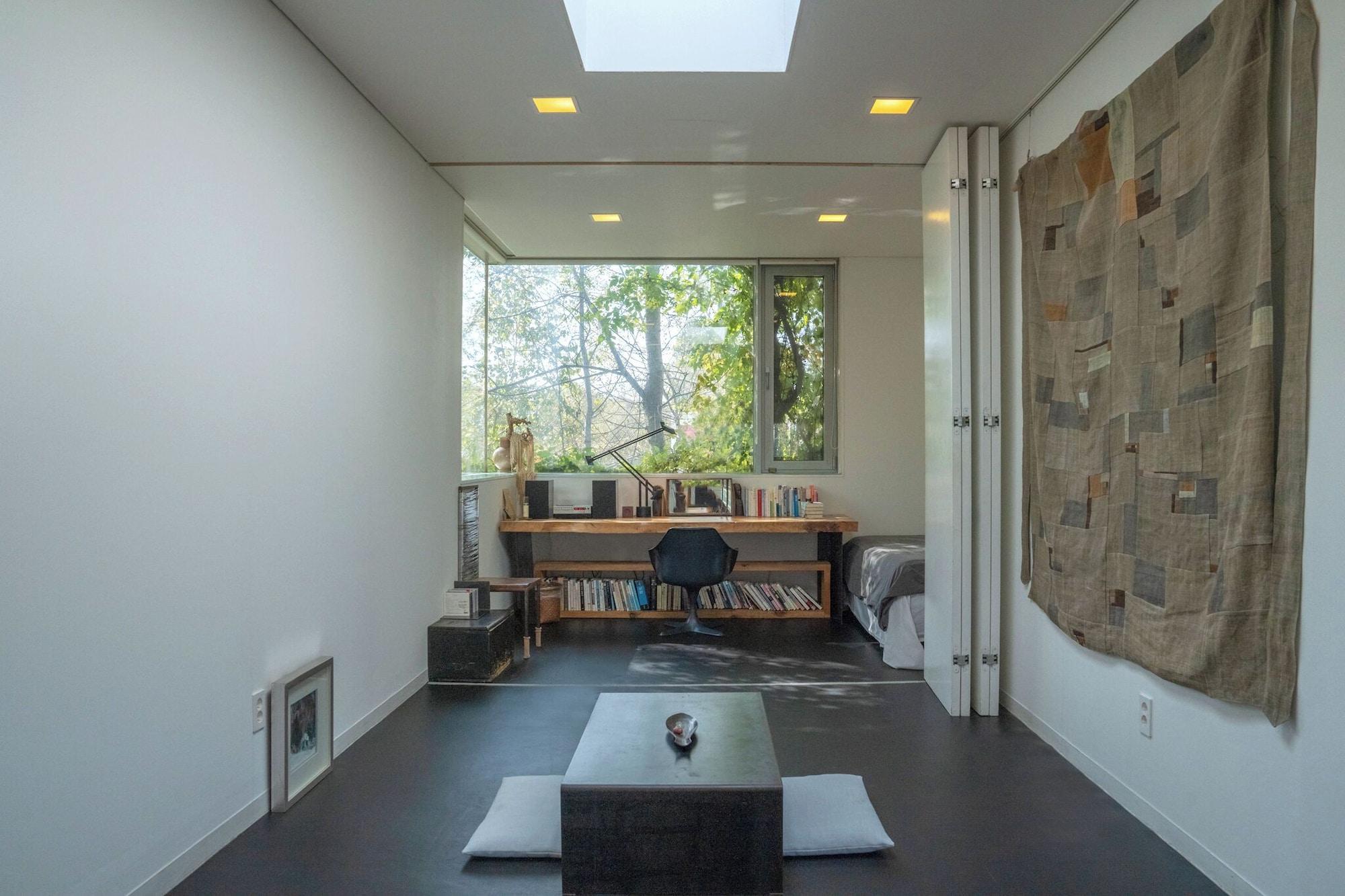 Varios Motif No.1 Guest House