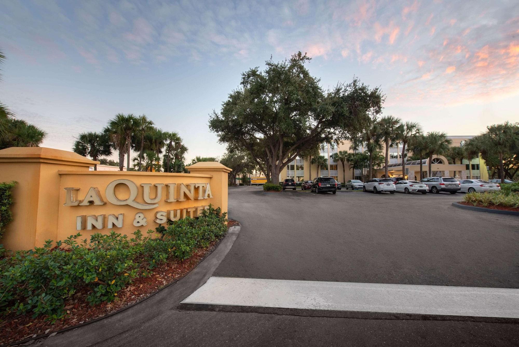 Vista Exterior La Quinta Inn & Suites by Wyndham Deerfield Beach I-95