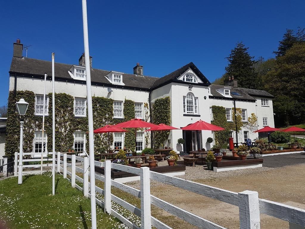 Varios Llwyngwair Manor